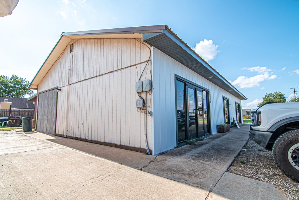 407 Lamesa Hwy N, Stanton, TX 79782