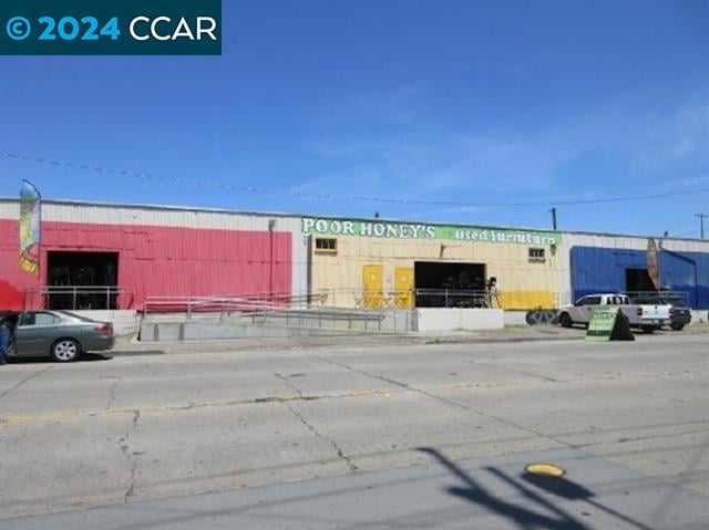 4250 E 10Th St, Oakland, CA 94601