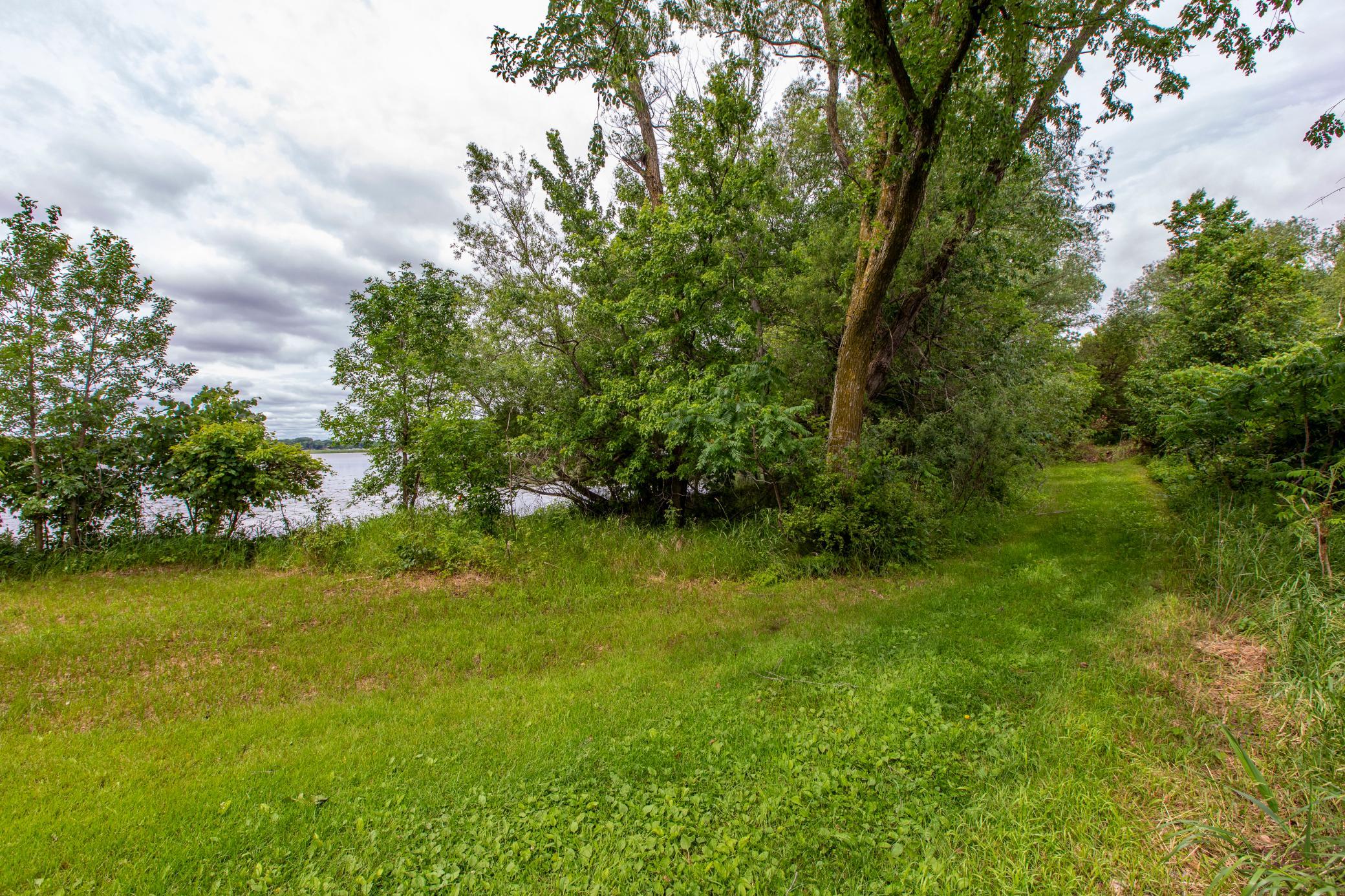 21701 Wagner Bay Ln, Elysian, MN 56028