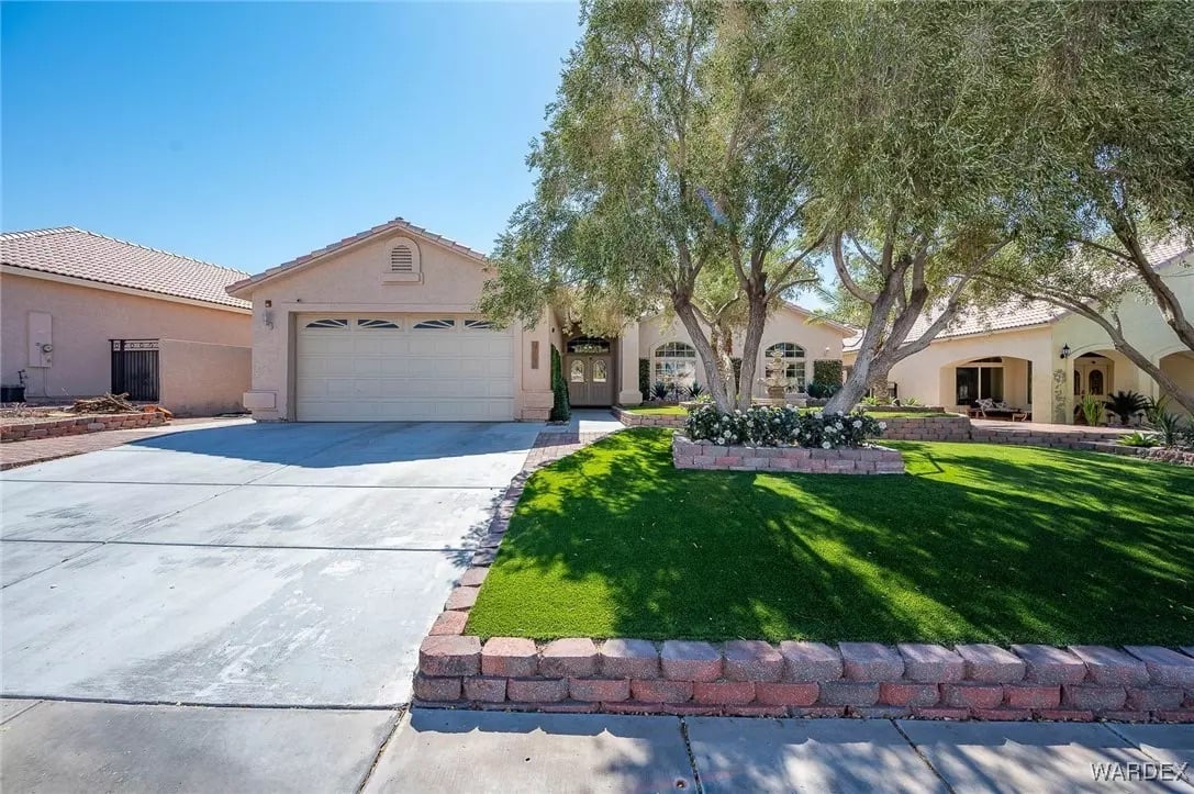 1974 Clear Lake Dr, Fort Mohave, AZ 86426