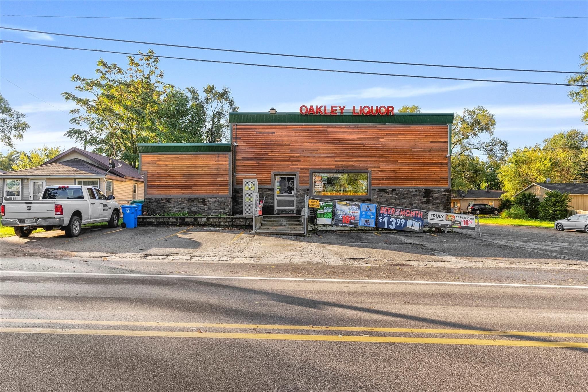 1215 W Oakley Park Rd, Commerce Twp, MI 48390