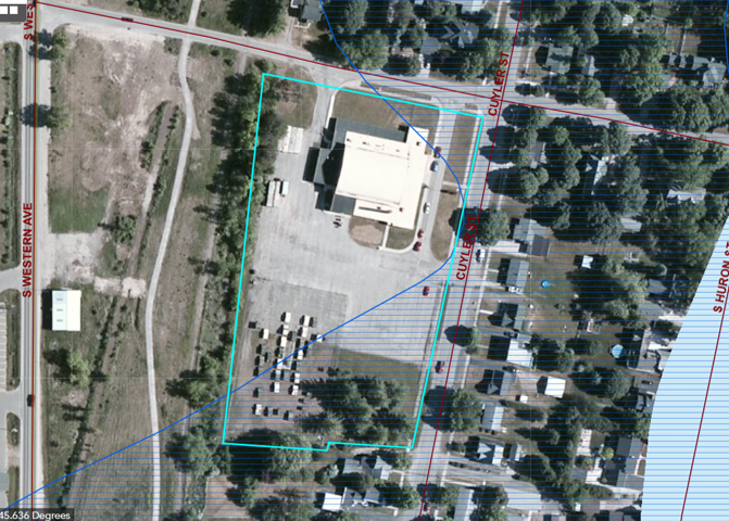 610 S Cuyler St, Cheboygan, MI 49721