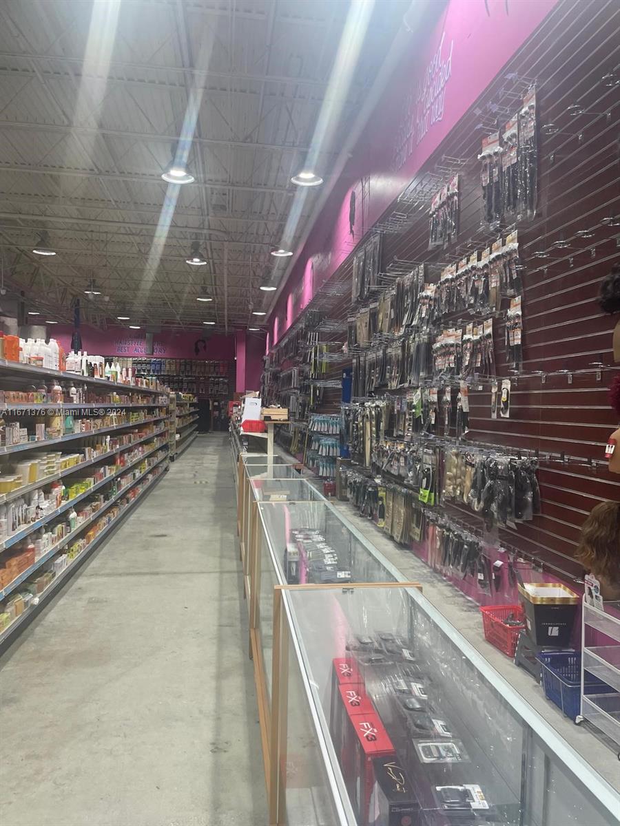 20811 S Dixie Hwy, Miami, FL 33189