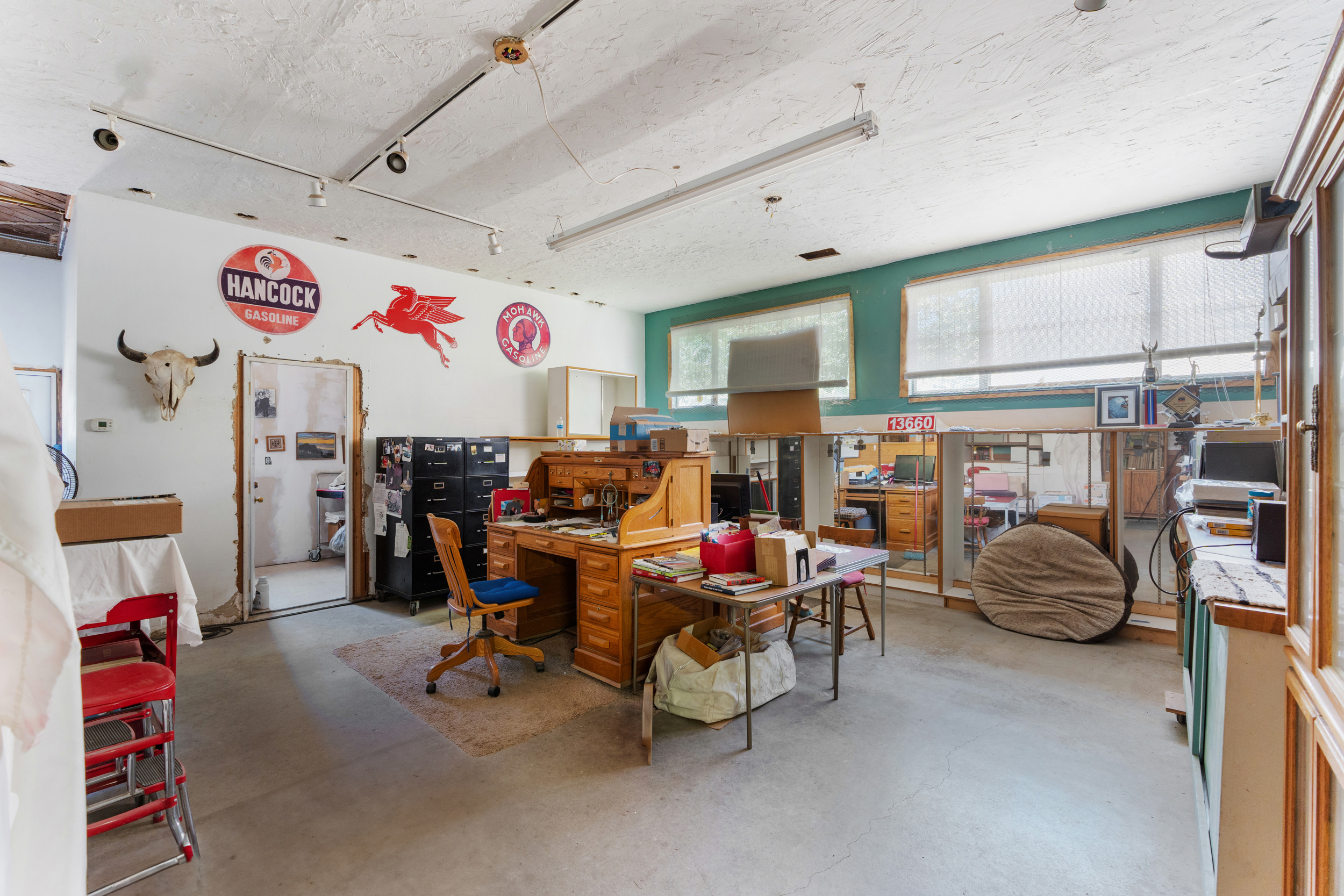 13684 Sierra Hwy, Santa Clarita, CA 91390