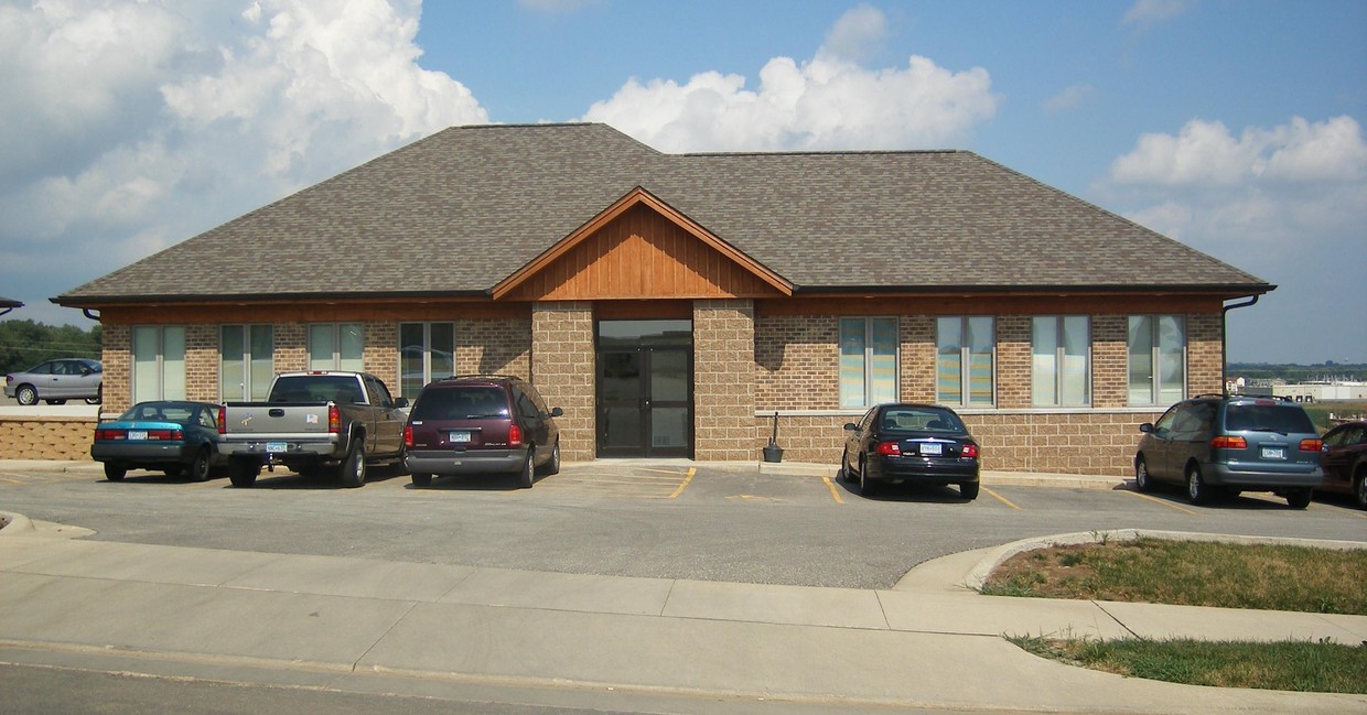 2660 Superior Dr NW, Rochester, MN 55901