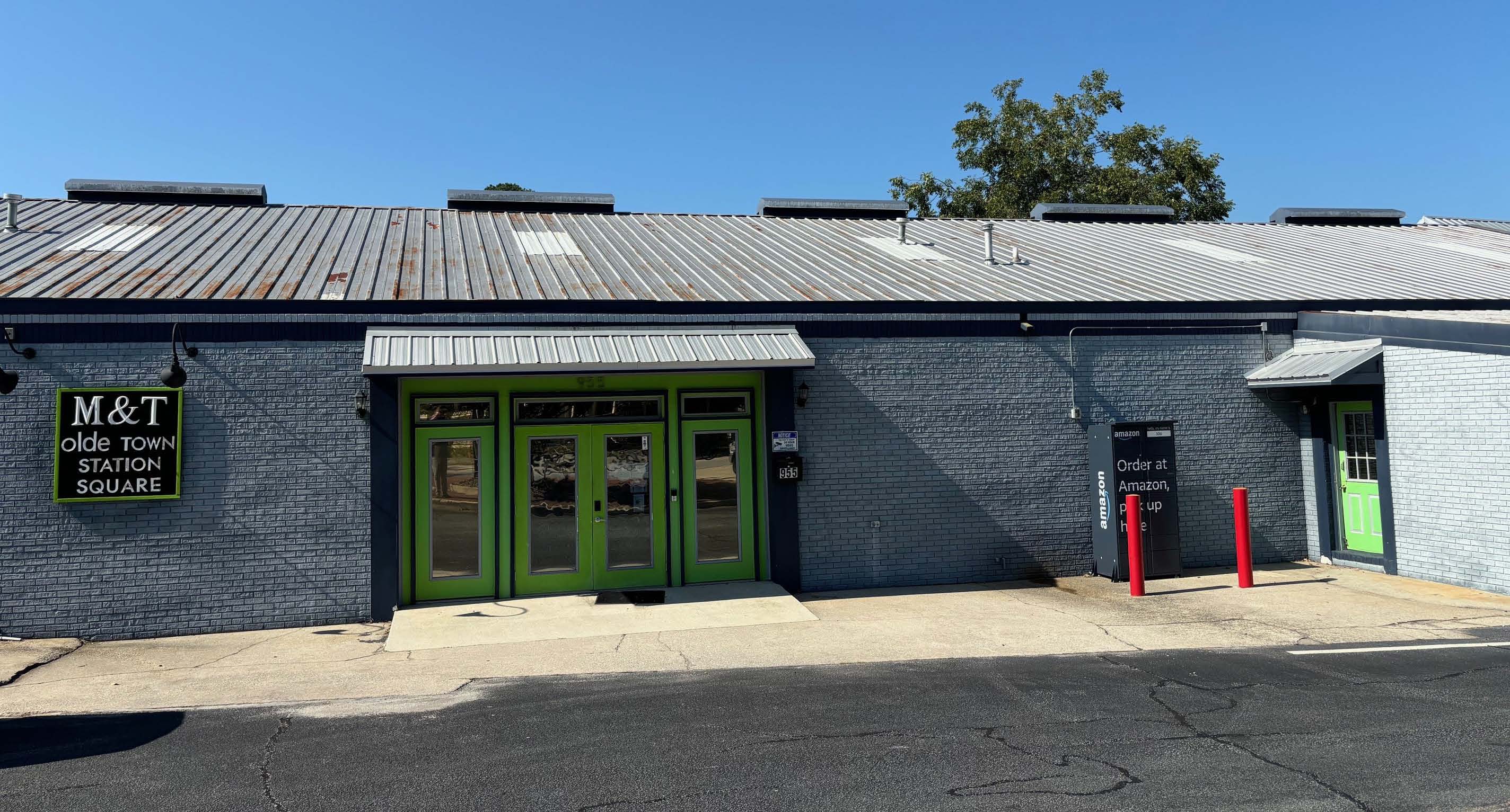 955 Commercial St, Conyers, GA 30012