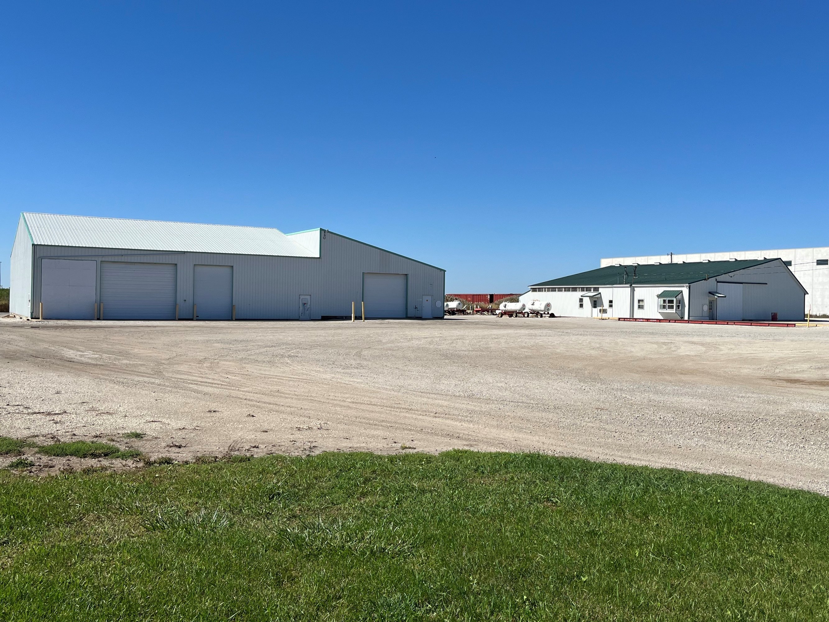 546 N 1100 W, Wolcott, IN 47995