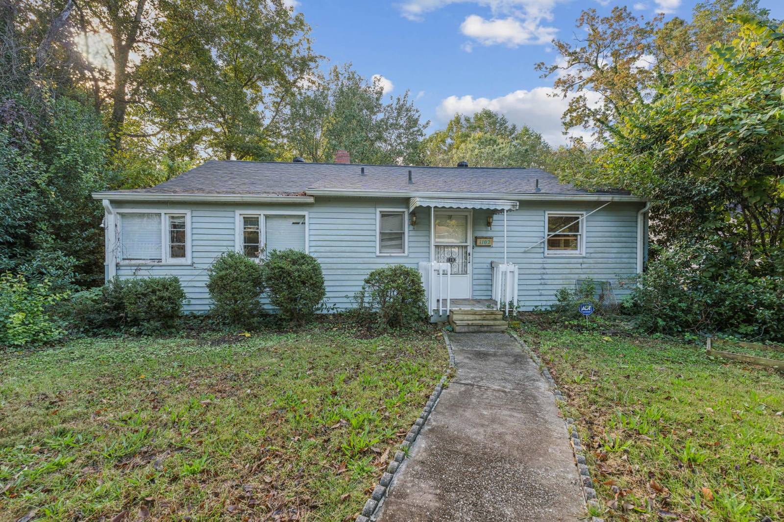 1102 Crestwood Dr, Winston Salem, NC 27101