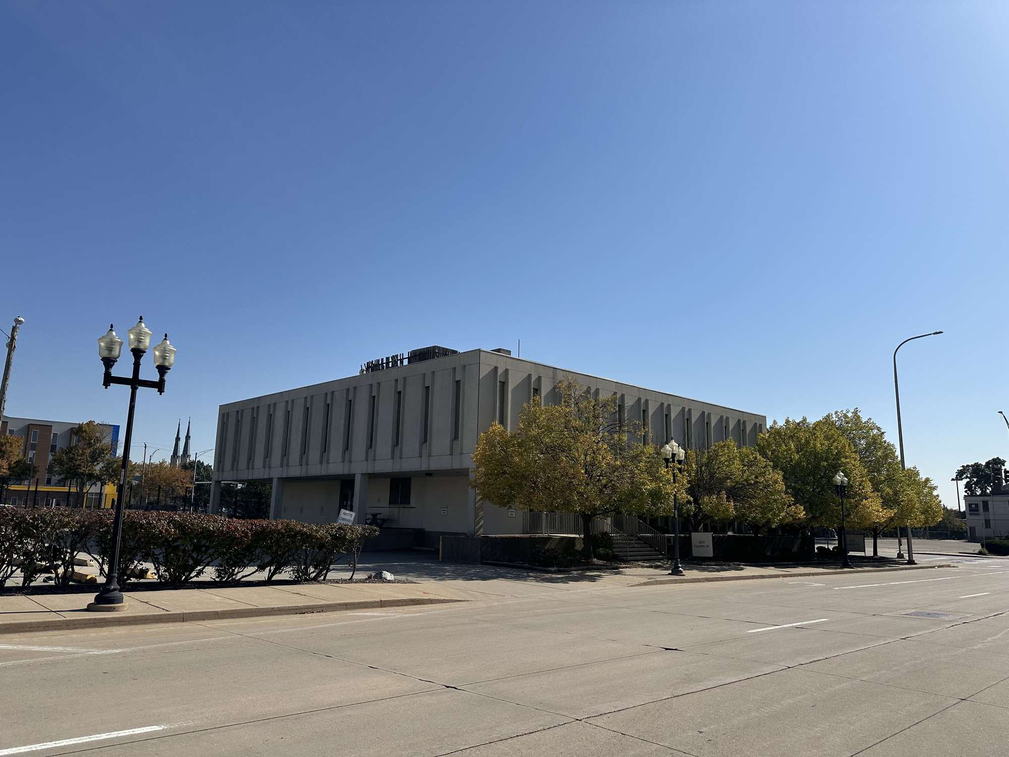 606 W Fayette St, Peoria, IL 61603