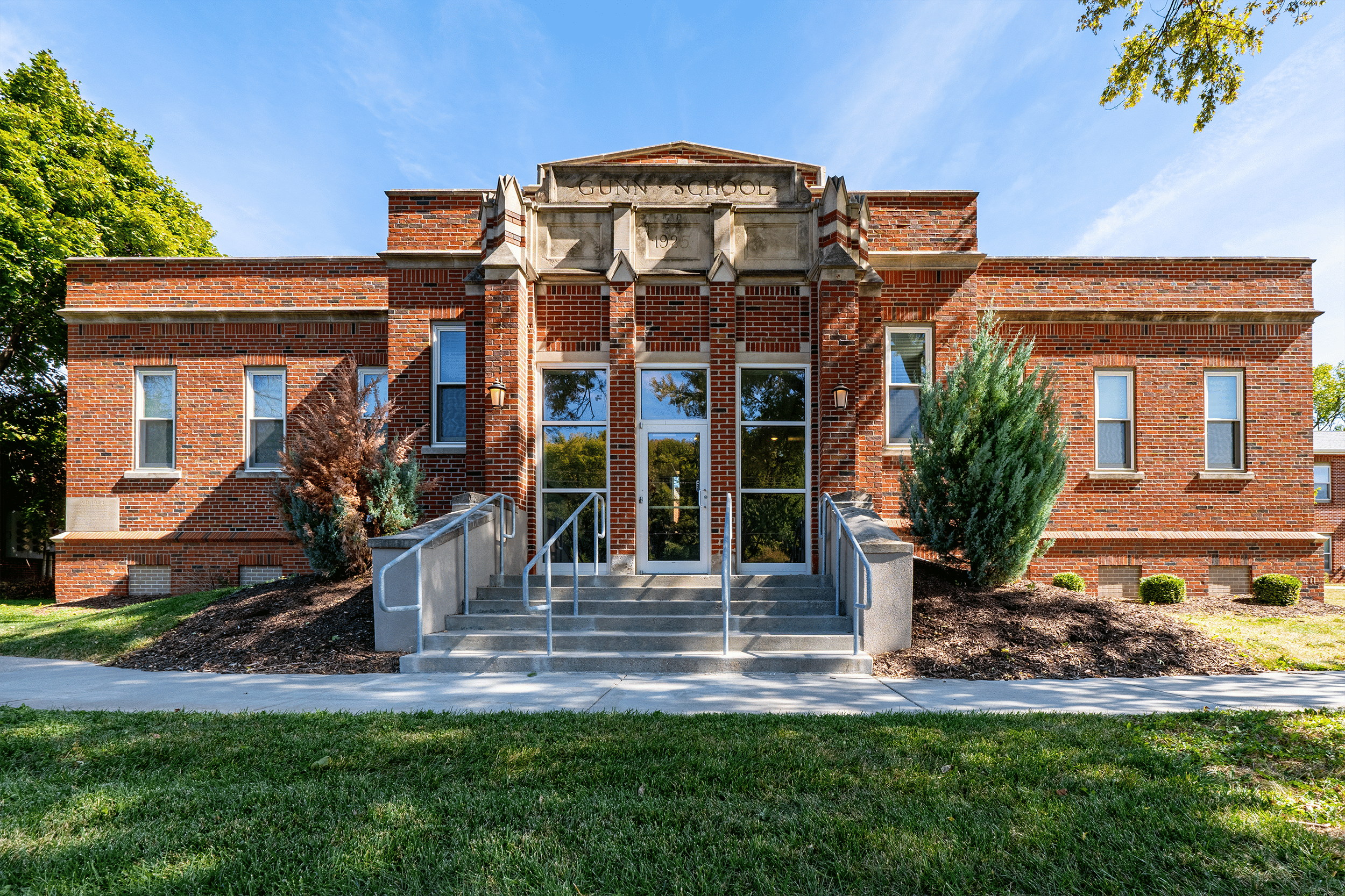25 Linden Ave S, Council Bluffs, IA 51503