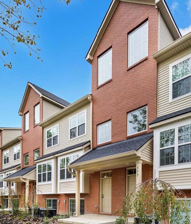502 Village Ln, Milford, MI 48381