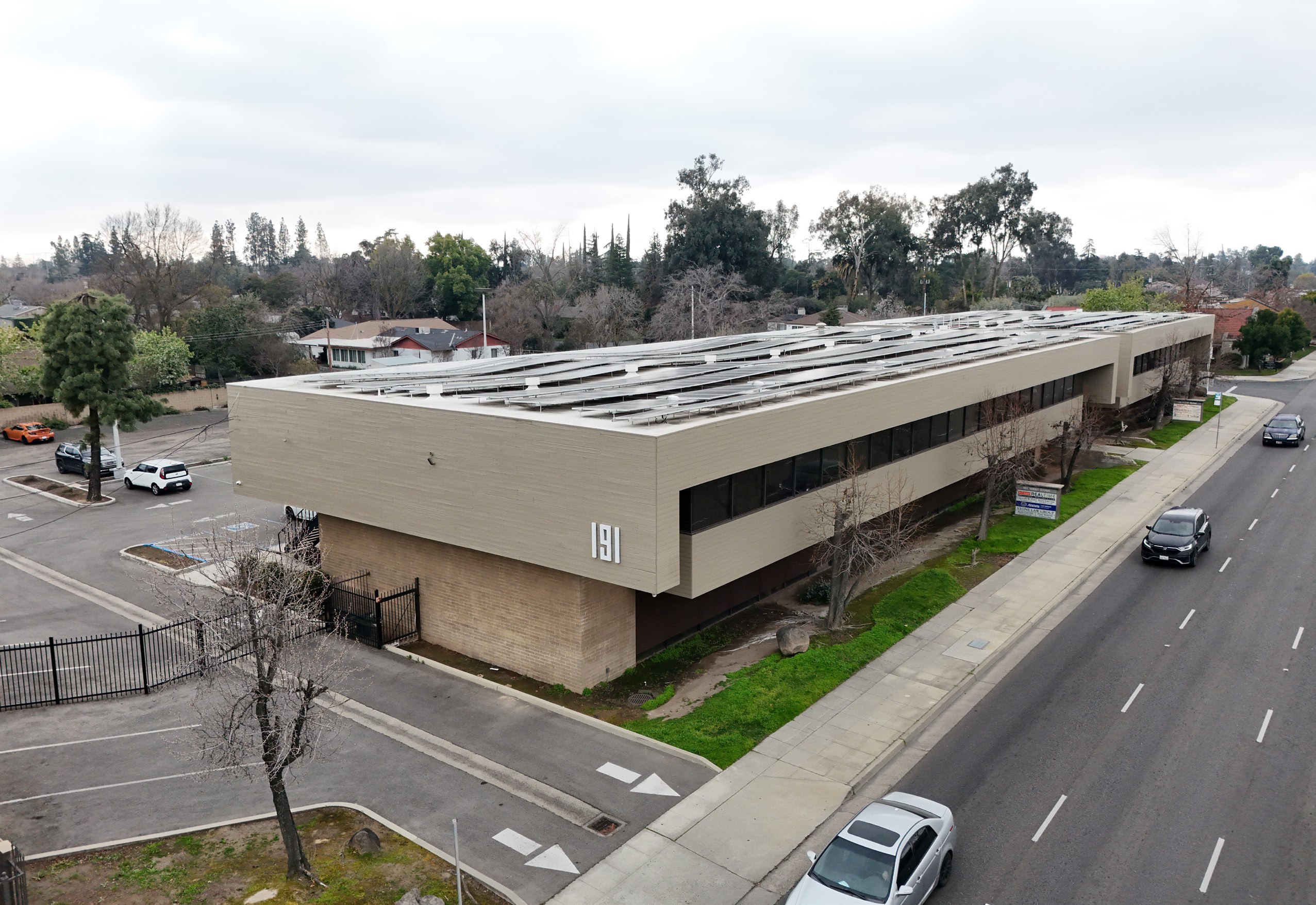 191 W Shaw Ave, Fresno, CA 93704
