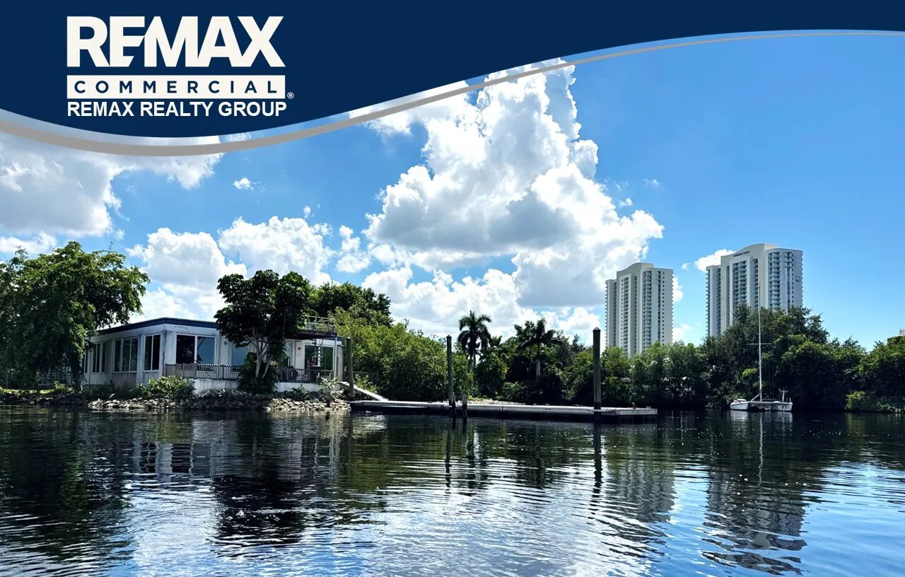 3111 E Riverside Dr, Fort Myers, FL 33916