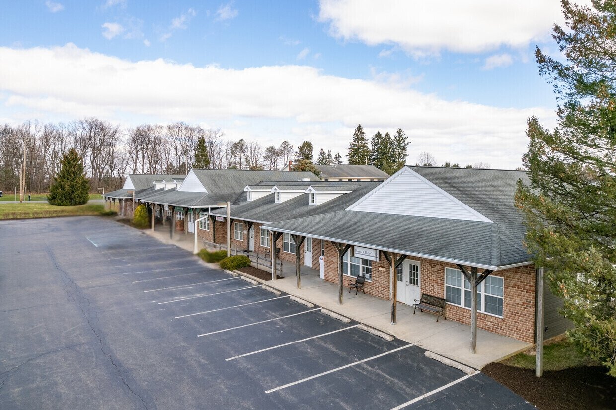 2374 Seipstown Rd, Fogelsville, PA 18051