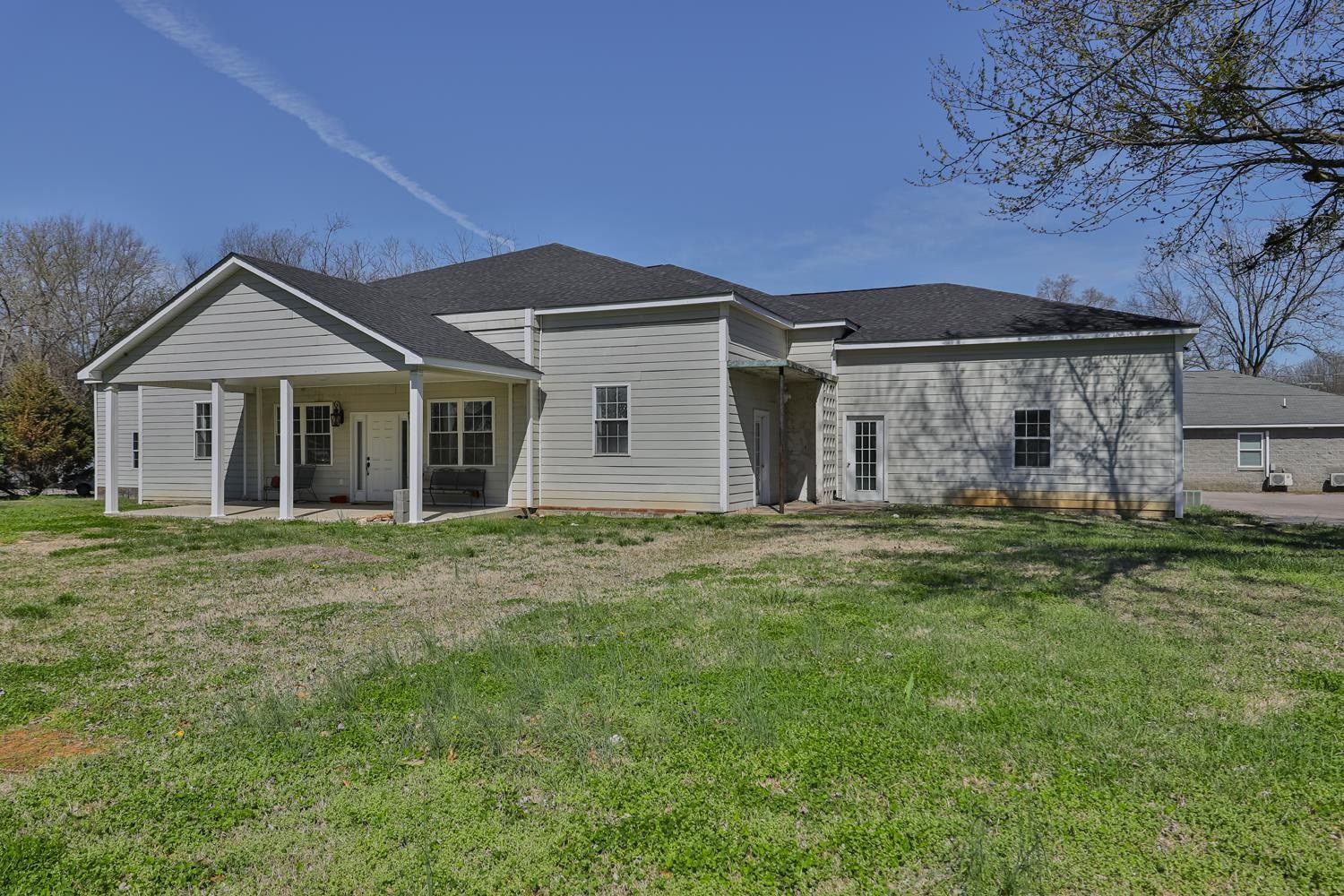 242 Magnolia Ave, Mc Kenzie, TN 38201