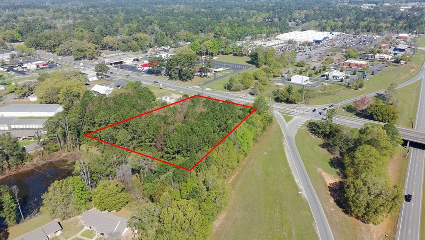 2136 Smith Ave, Thomasville, GA 31792