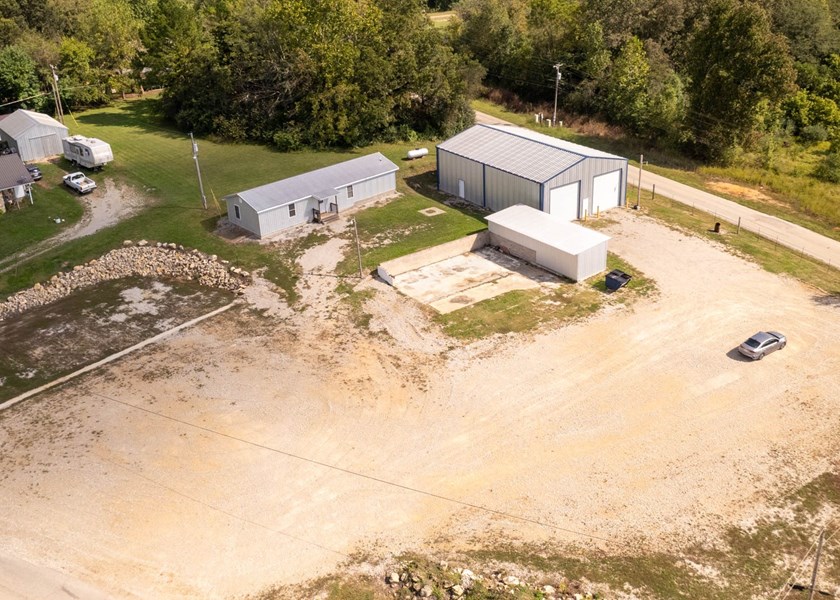 966 Nettleton Ave, Thayer, MO 65791