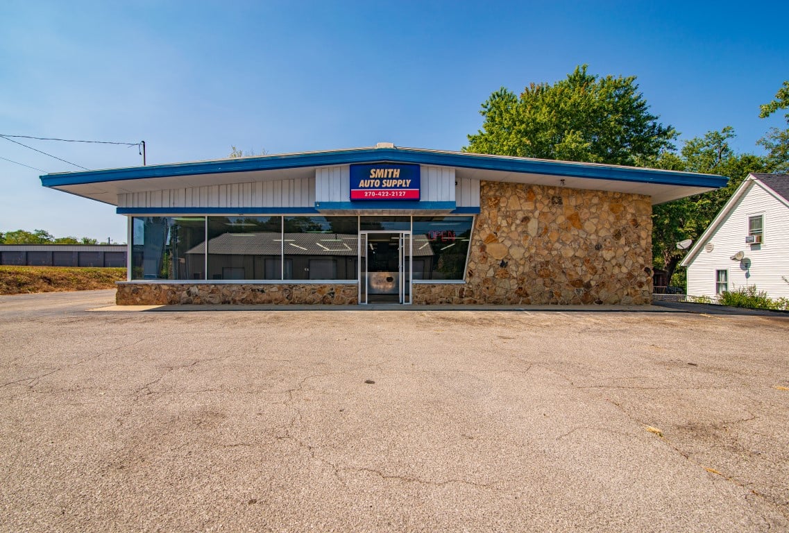 716 High St, Brandenburg, KY 40108