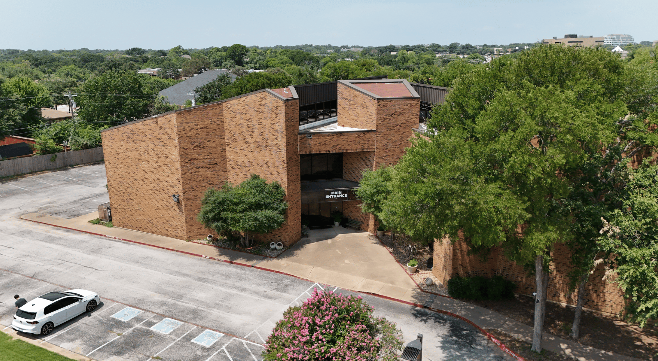2275 Westpark Ct, Euless, TX 76040