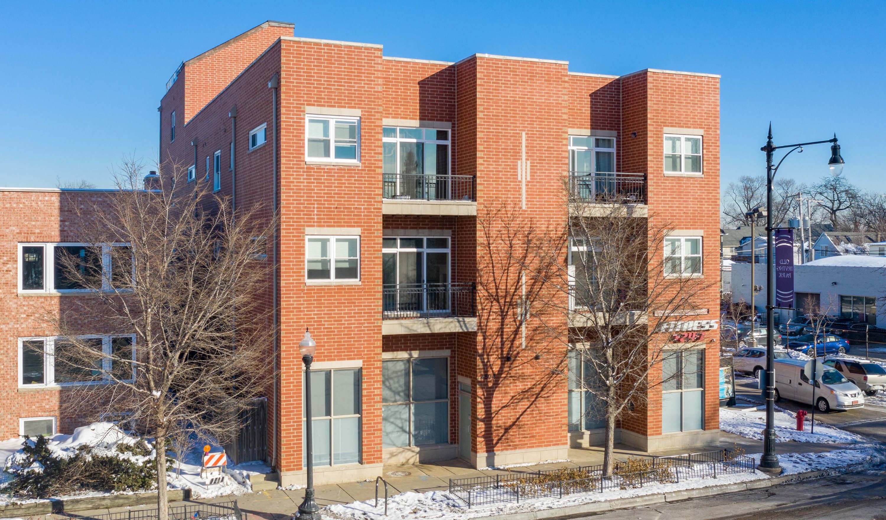 4504 Irving Park Rd, Chicago, IL 60641-2809