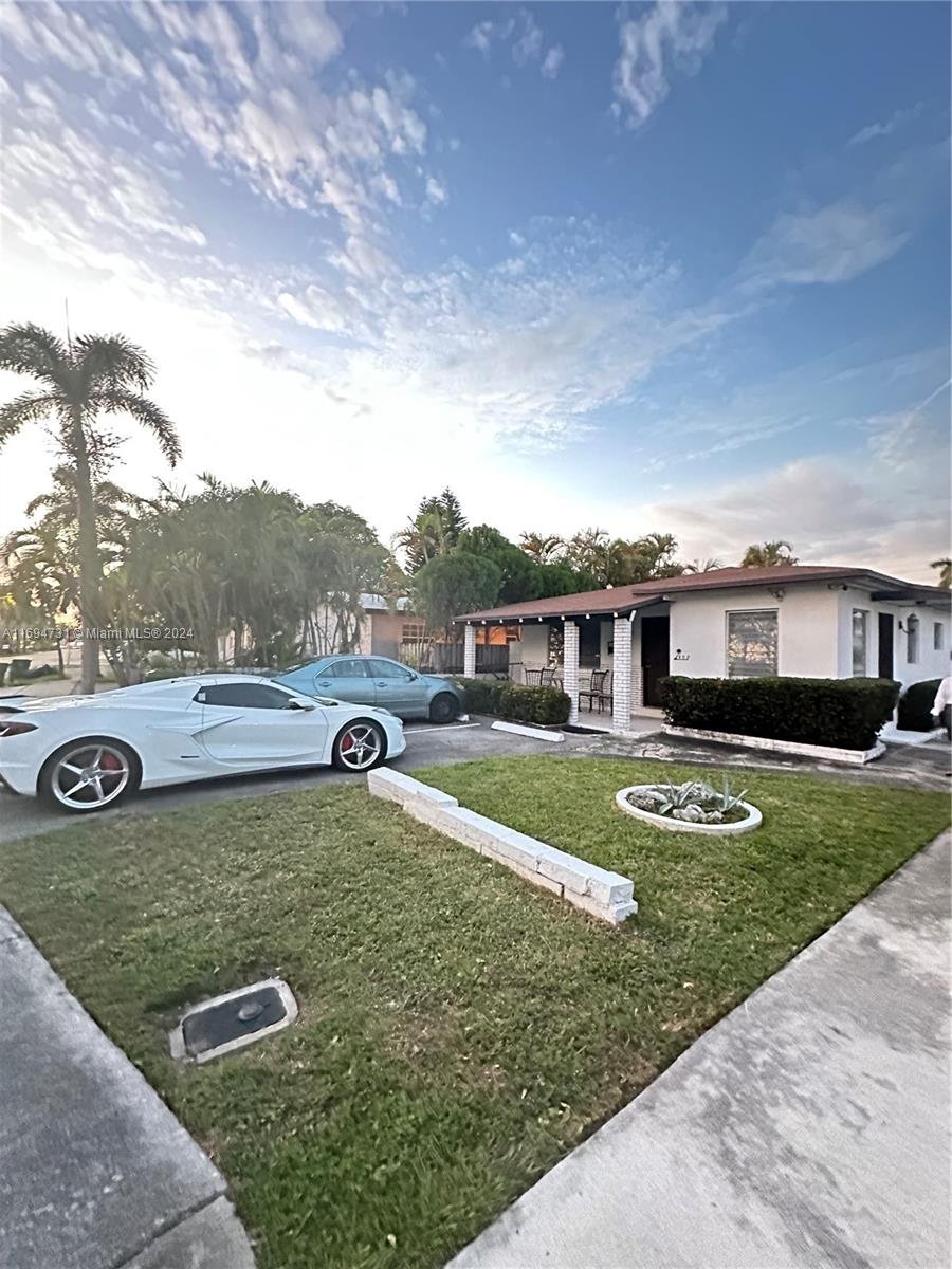 809 NE 2Nd St,Unit 1-2, Hallandale Beach, FL 33009