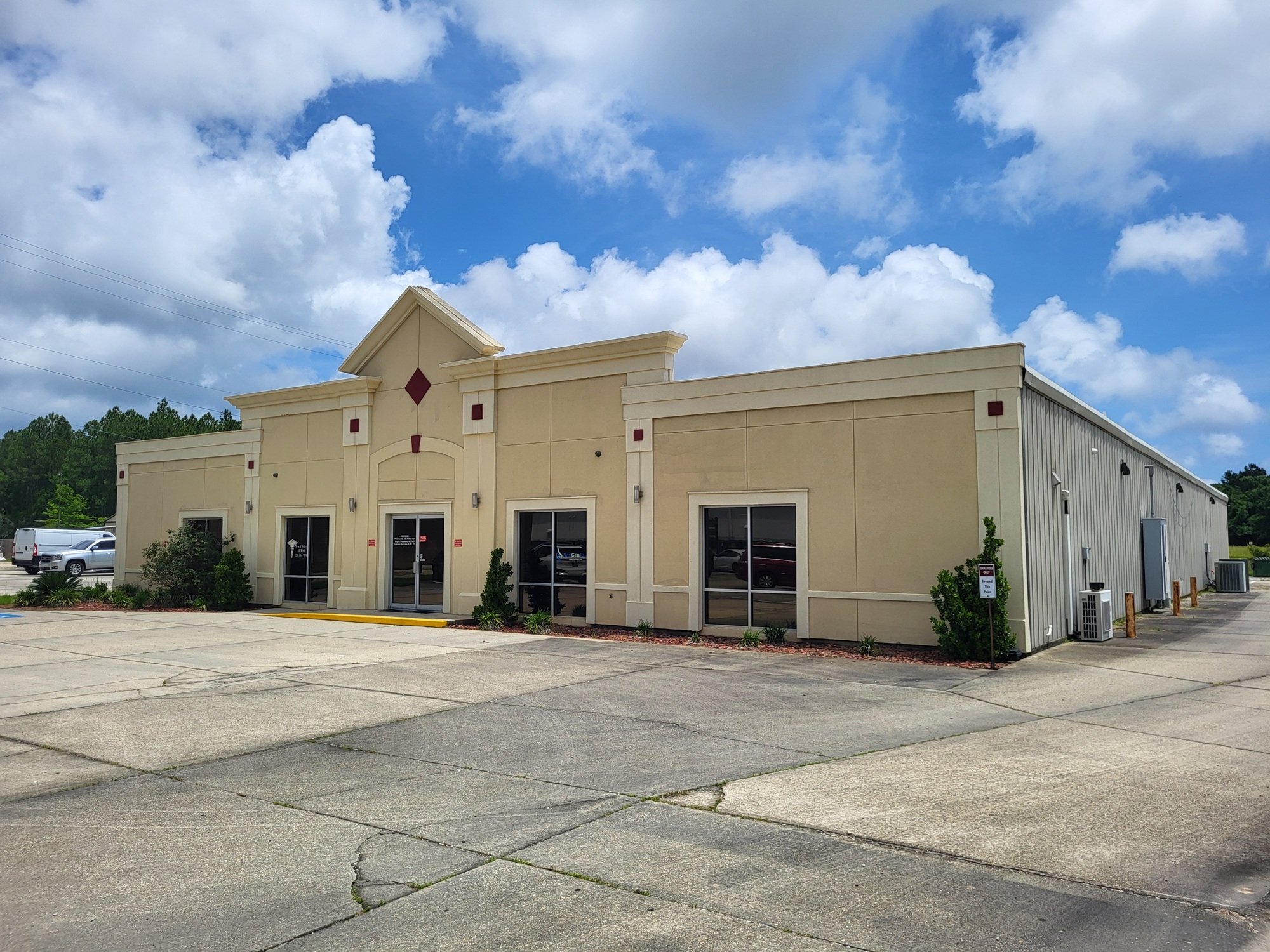 9344 Three Rivers Rd, Gulfport, MS 39503