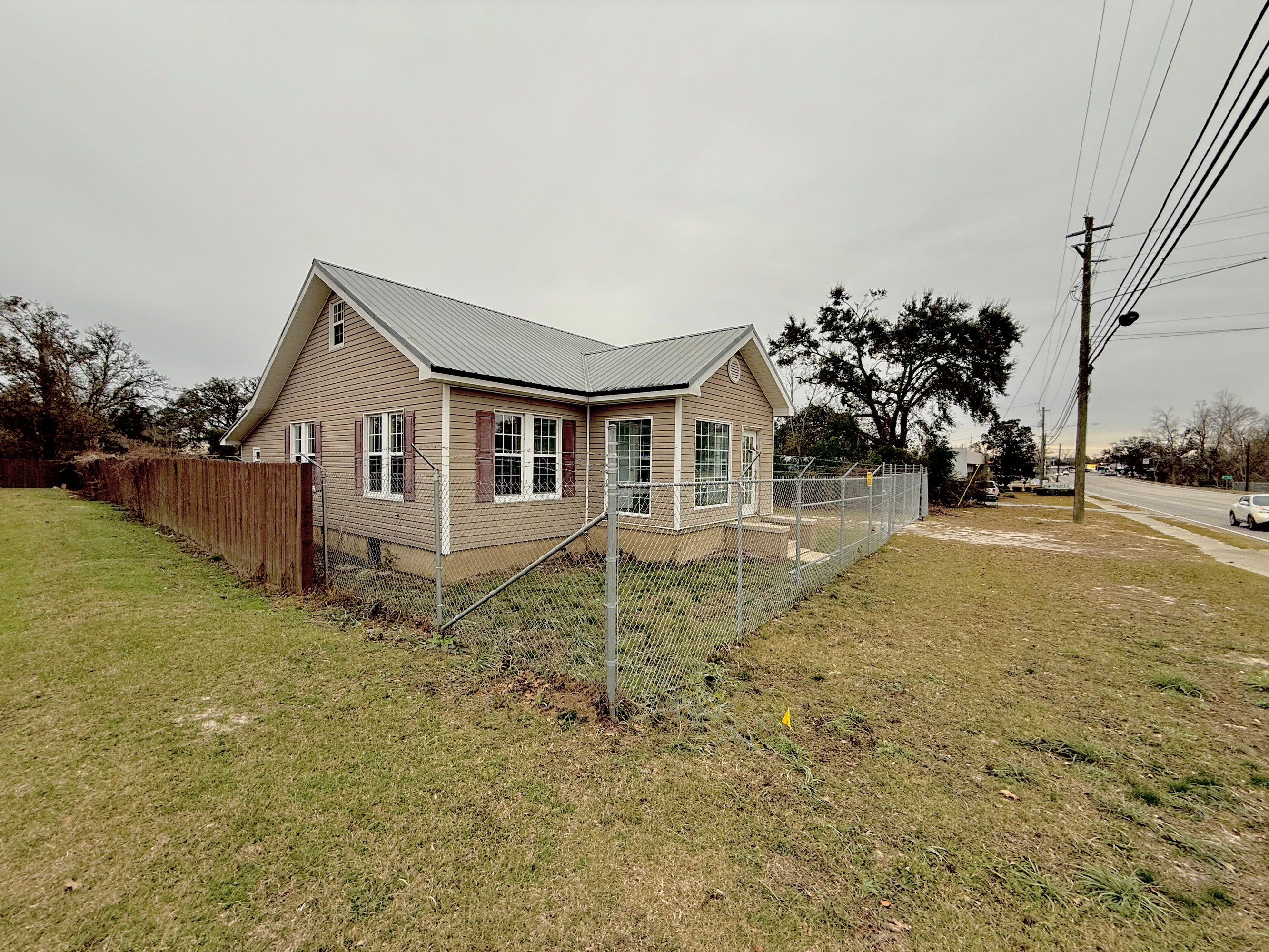 66 W Coffee St, Hazlehurst, GA 31539