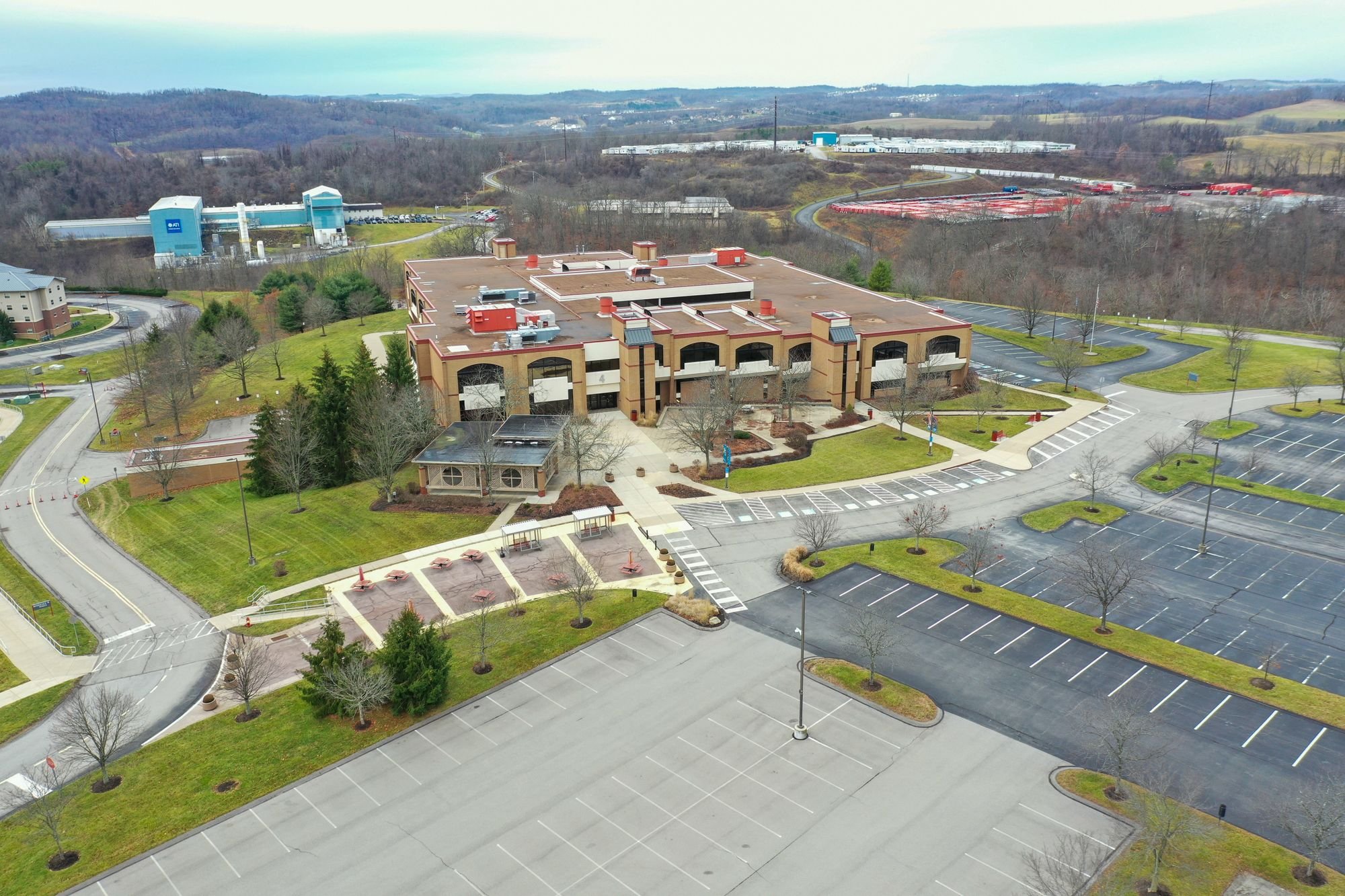 1111 Mckee Rd, Oakdale, PA 15071