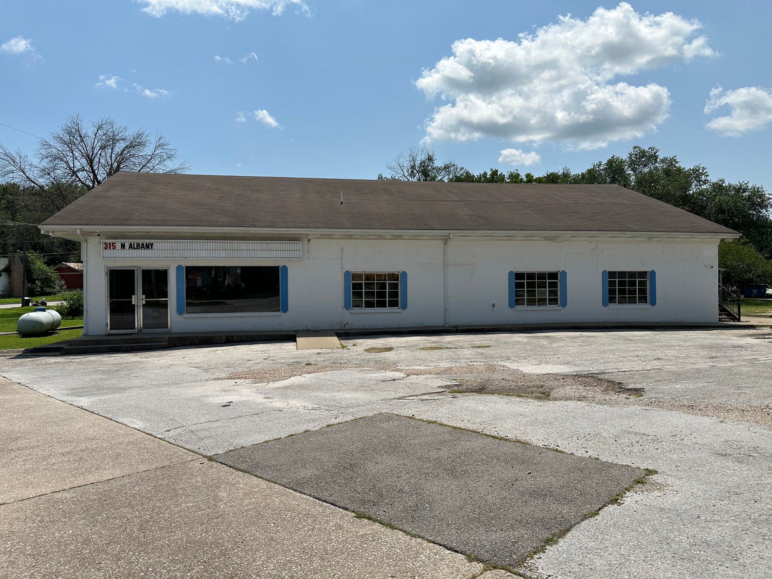 315 N Albany Ave, Bolivar, MO 65613
