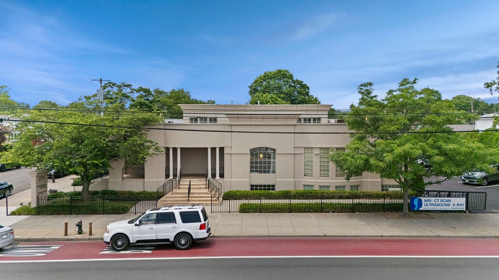 2777 Hylan Blvd, Staten Island, NY 10306