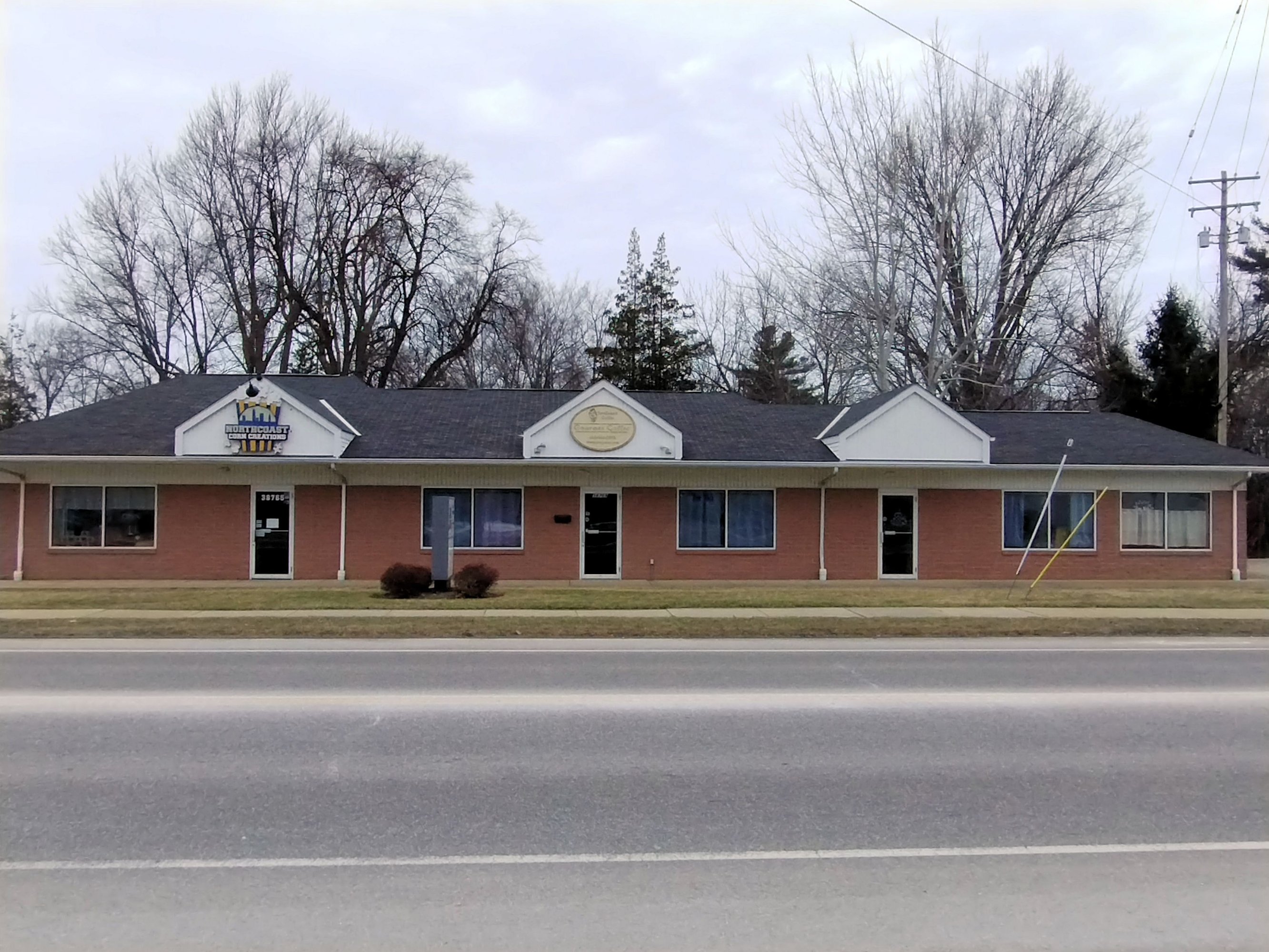 38769 Lake Shore Blvd, Willoughby, OH 44094