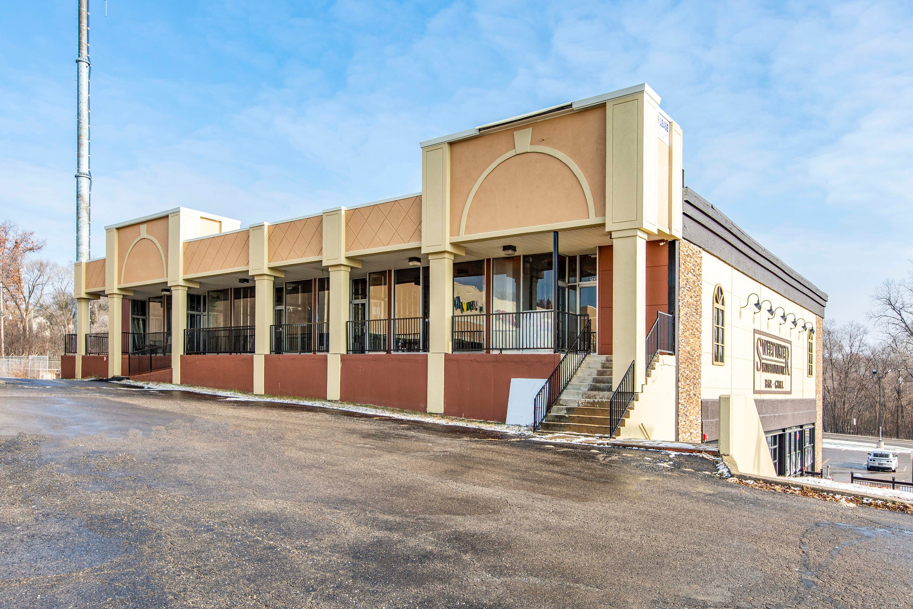1450 S Hospital Rd, Waterford Township, MI 48327