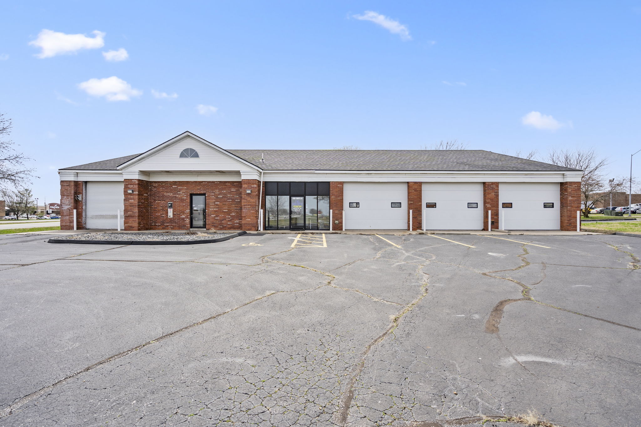 418 North Old Wilderness Rd, Nixa, MO 65714