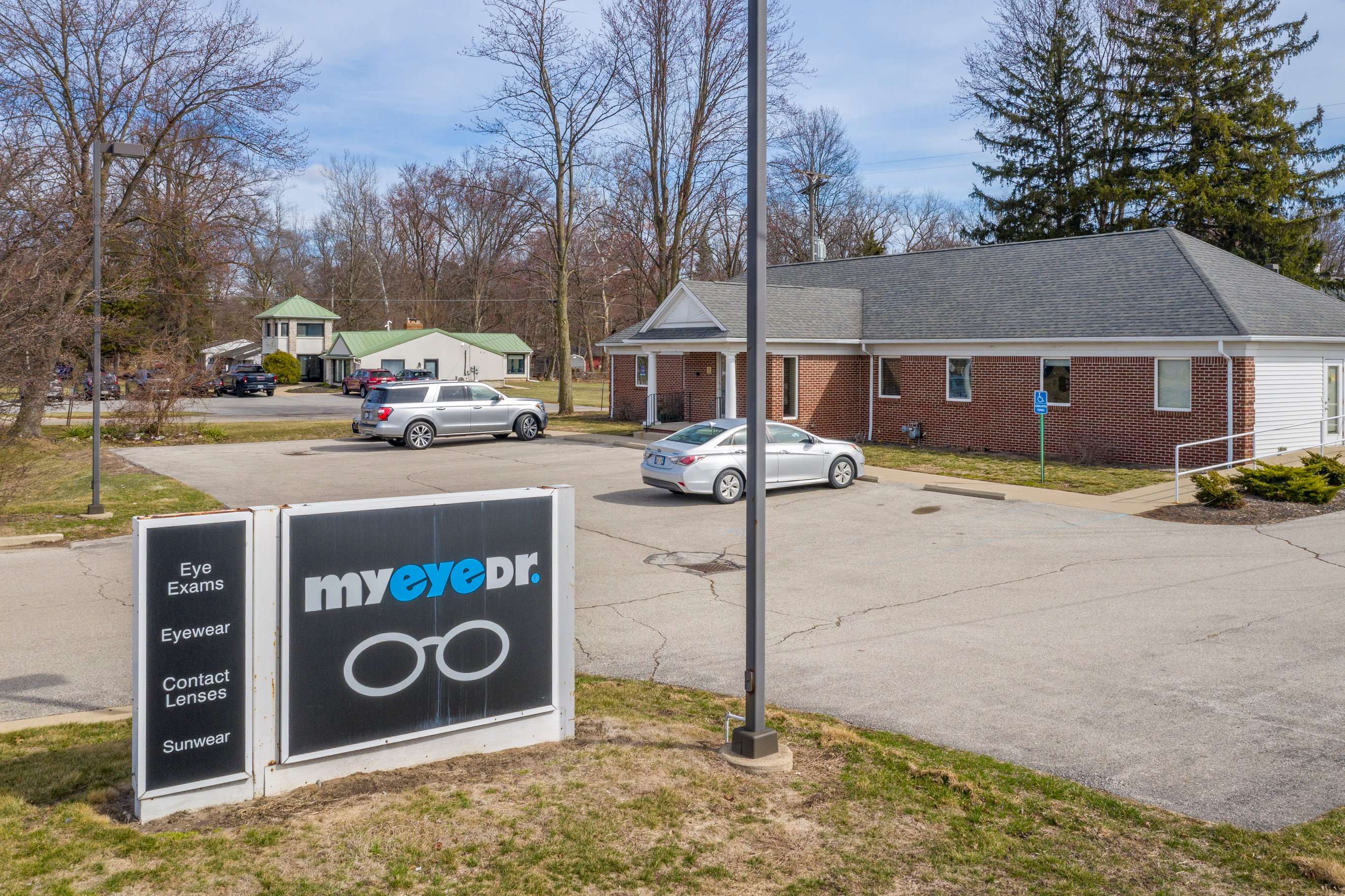 7470 Secor Rd, Lambertville, MI 48144