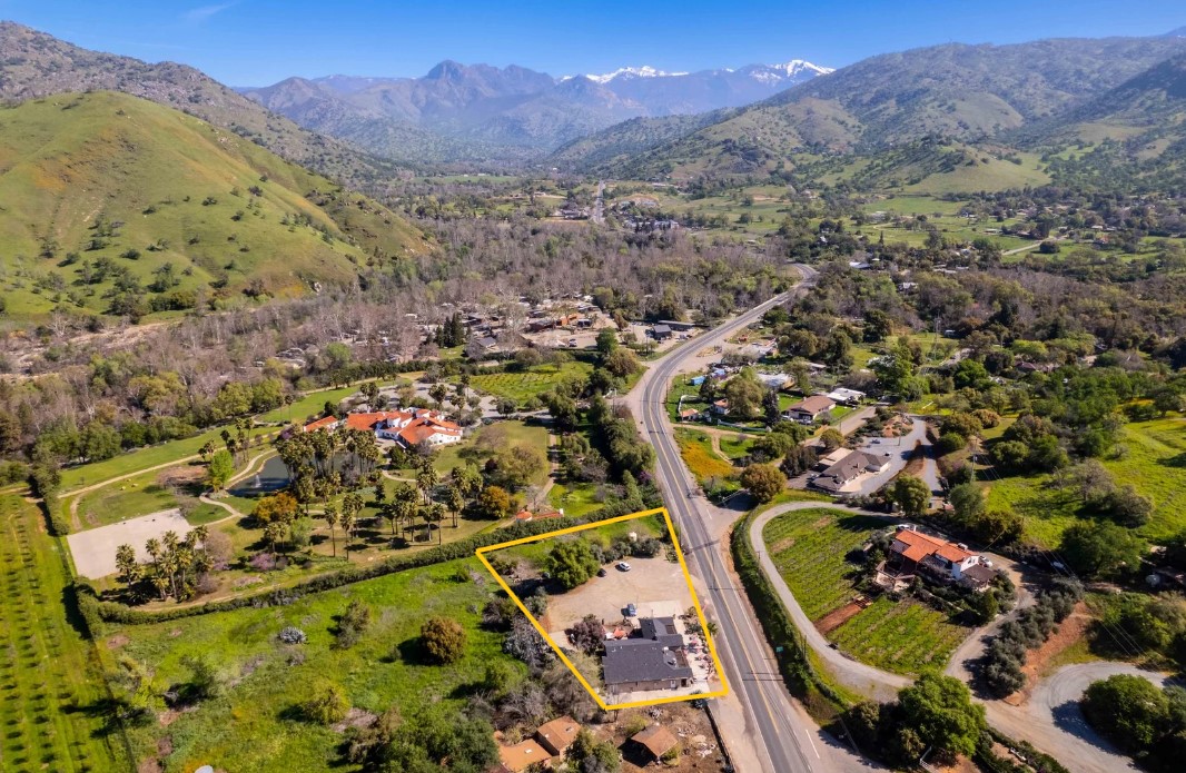 40311 Sierra Dr, Three Rivers, CA 93271