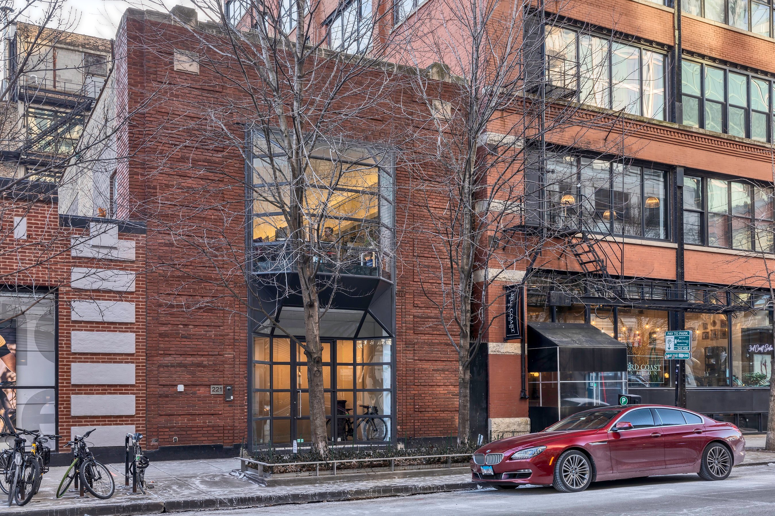 221 W Erie St, Chicago, IL 60654