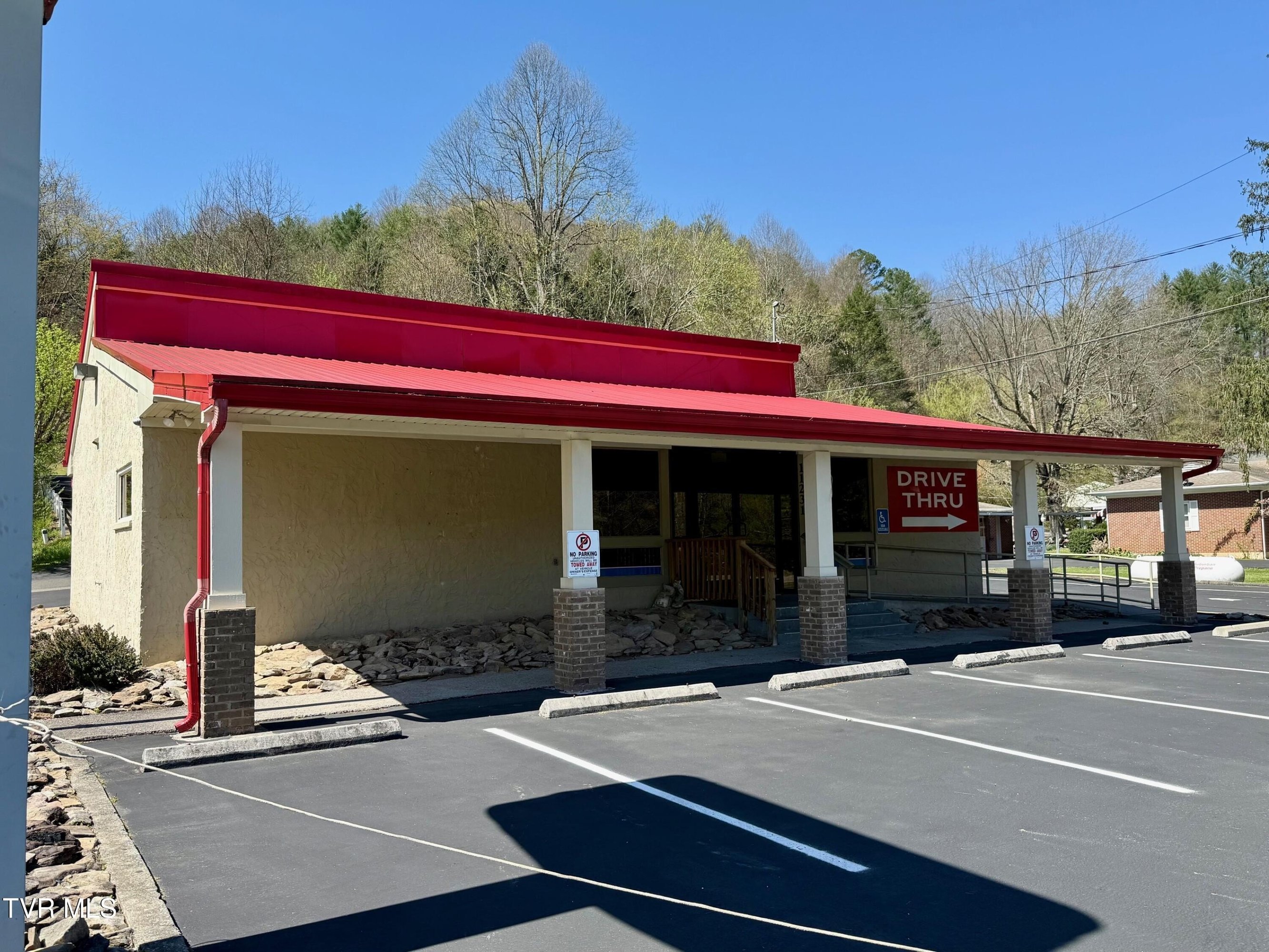 11231 Indian Creek Rd, Pound, VA 24279