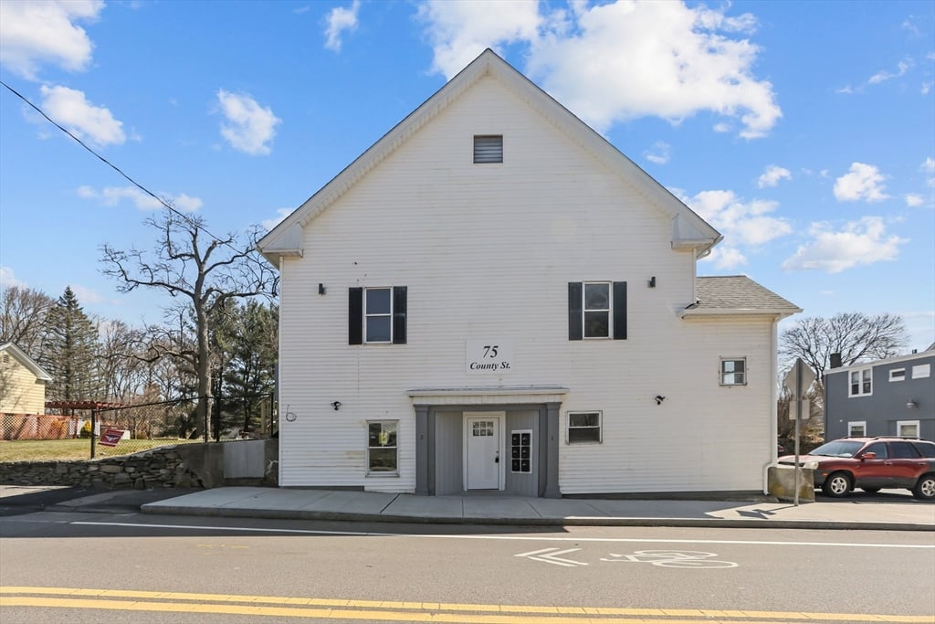 75 County St, Seekonk, MA 02771