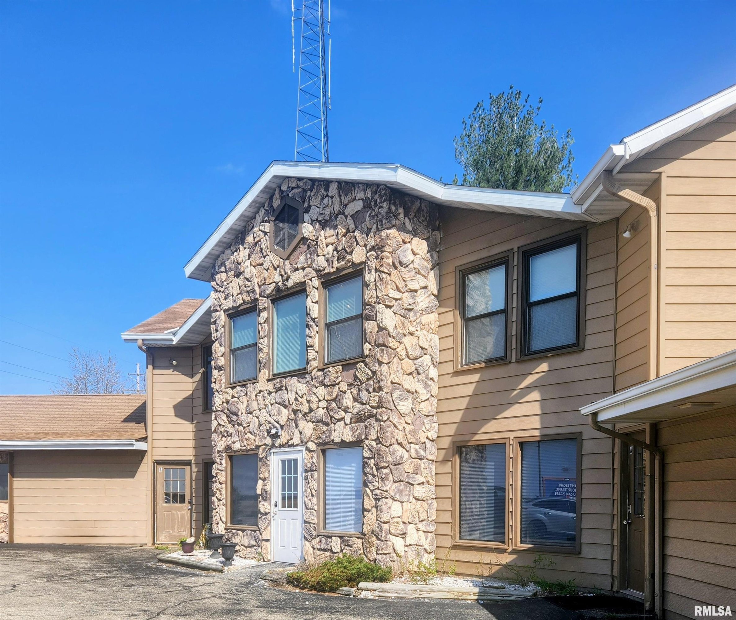 19478 Springfield Rd, Groveland, IL 61535