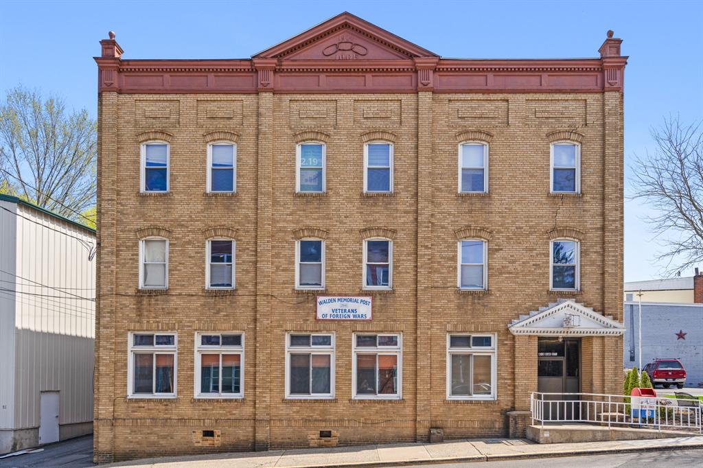 4-8 Oak St, Walden, NY 12586