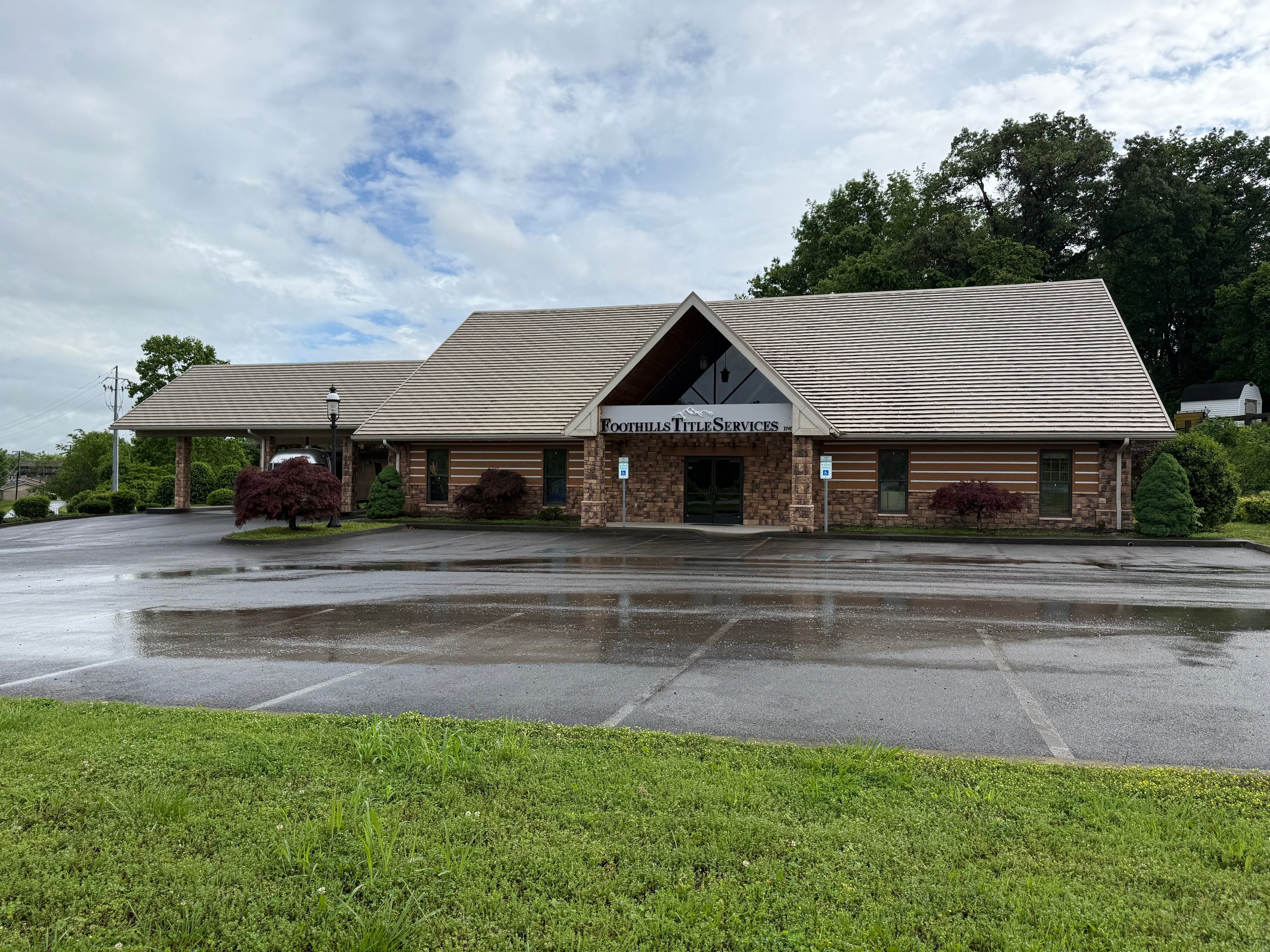 401 E Main St, Sevierville, TN 37862