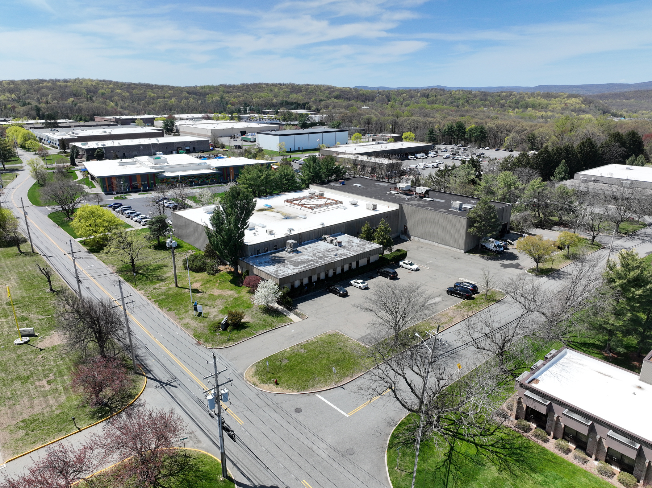 133 Bauer Dr, Oakland, NJ 07436