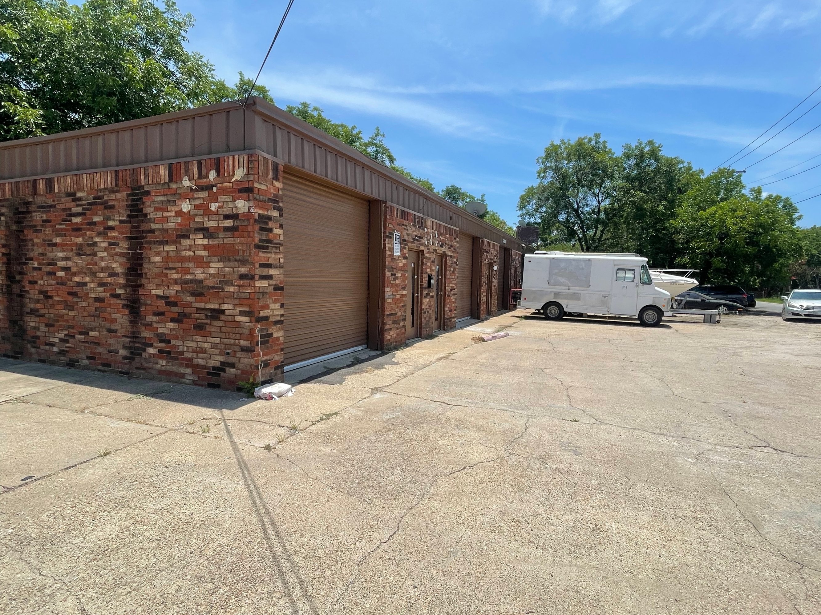 300 SE 5Th St, Grand Prairie, TX 75051