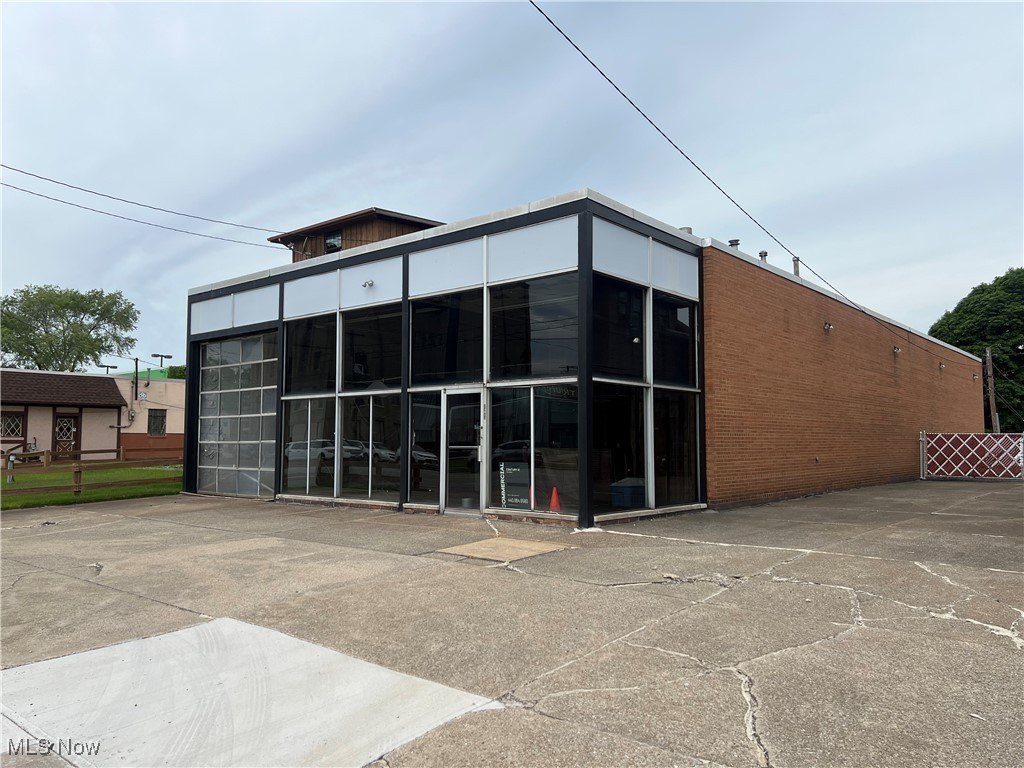 15014 Lorain Ave, Cleveland, OH 44111