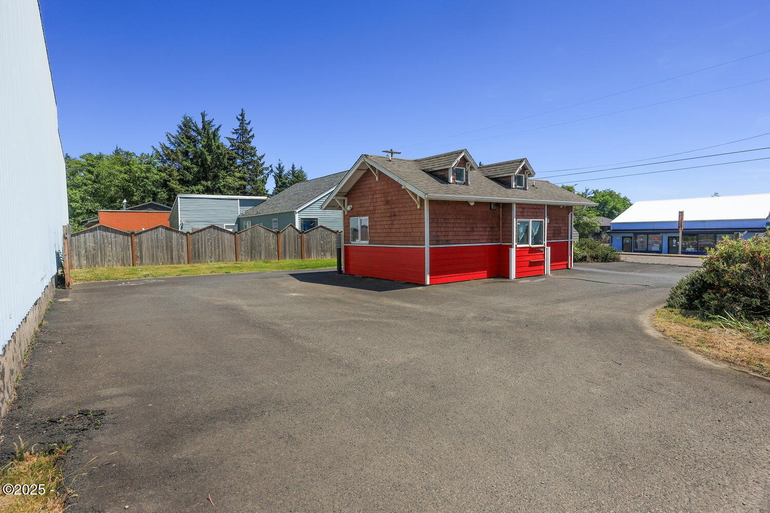 605 E Olive St, Newport, OR 97365