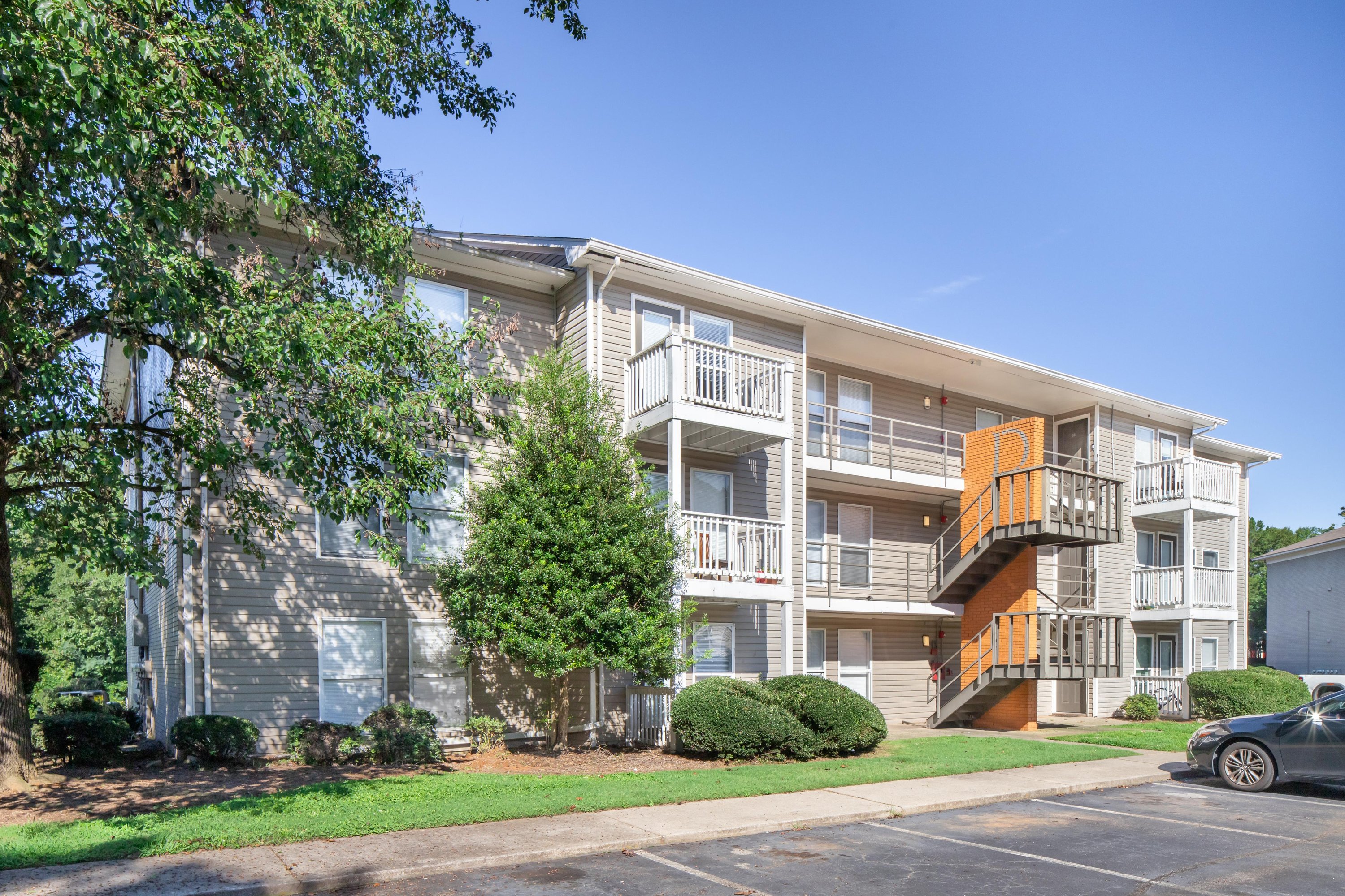 227 Brumbelow Rd, Carrollton, GA 30117