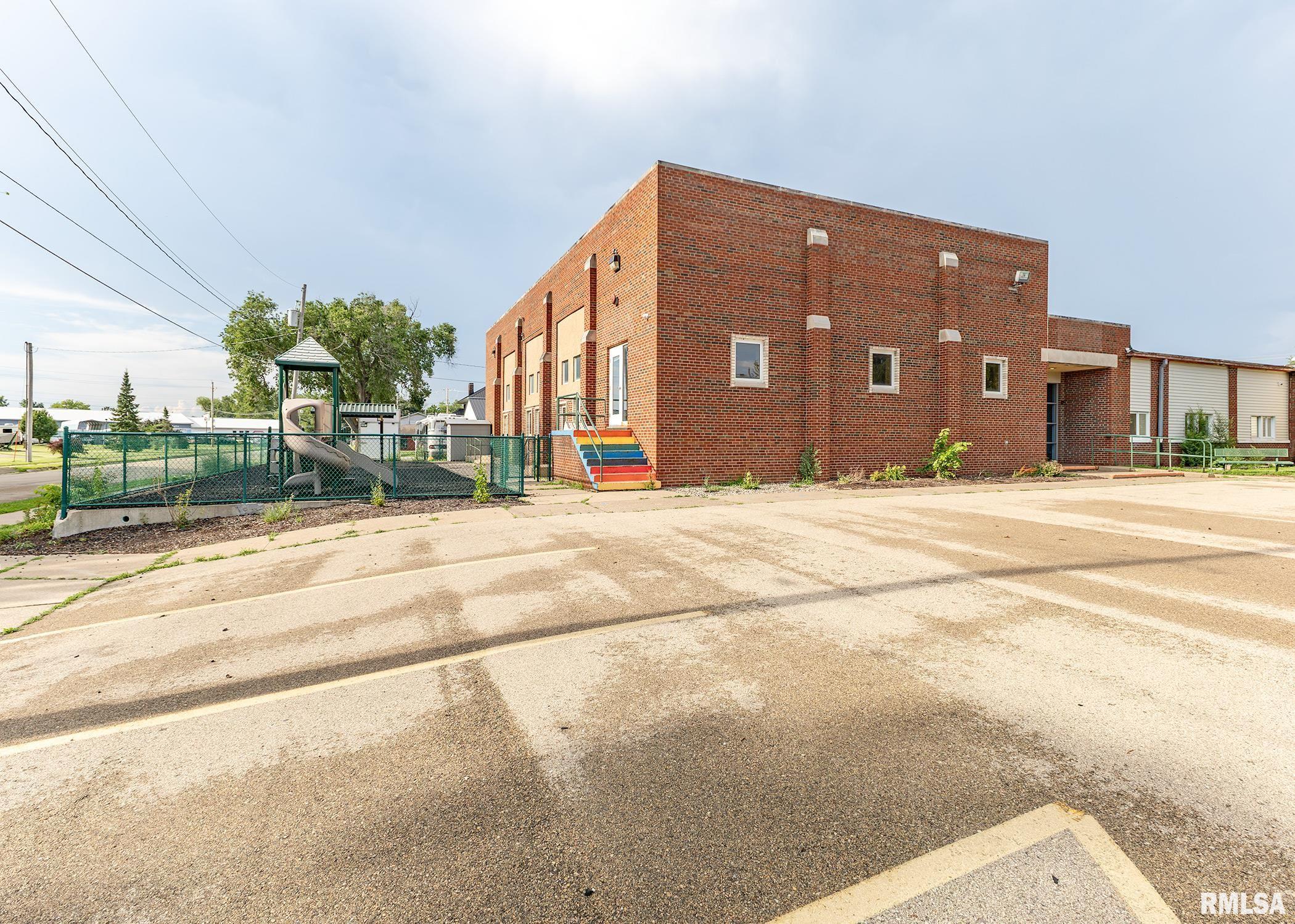 706 13Th Ave, Camanche, IA 52730