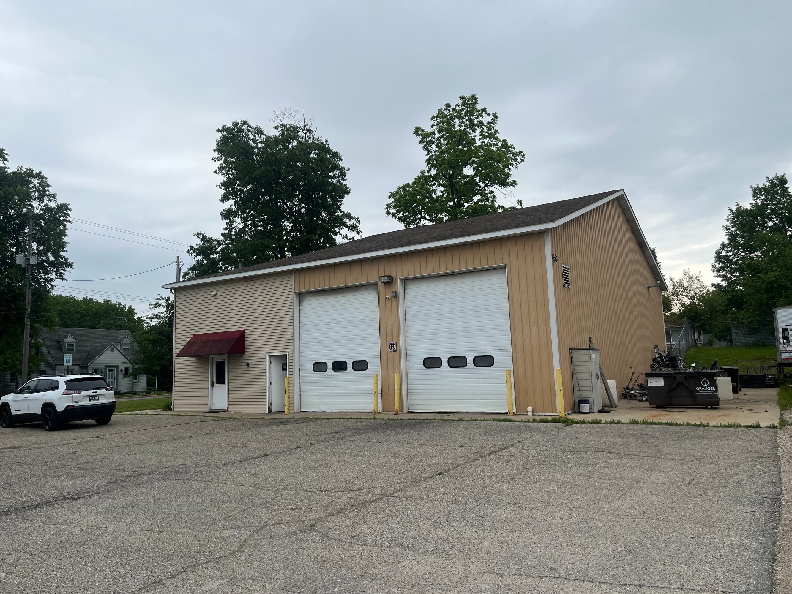1708 E Cavanaugh Rd, Lansing, MI 48910