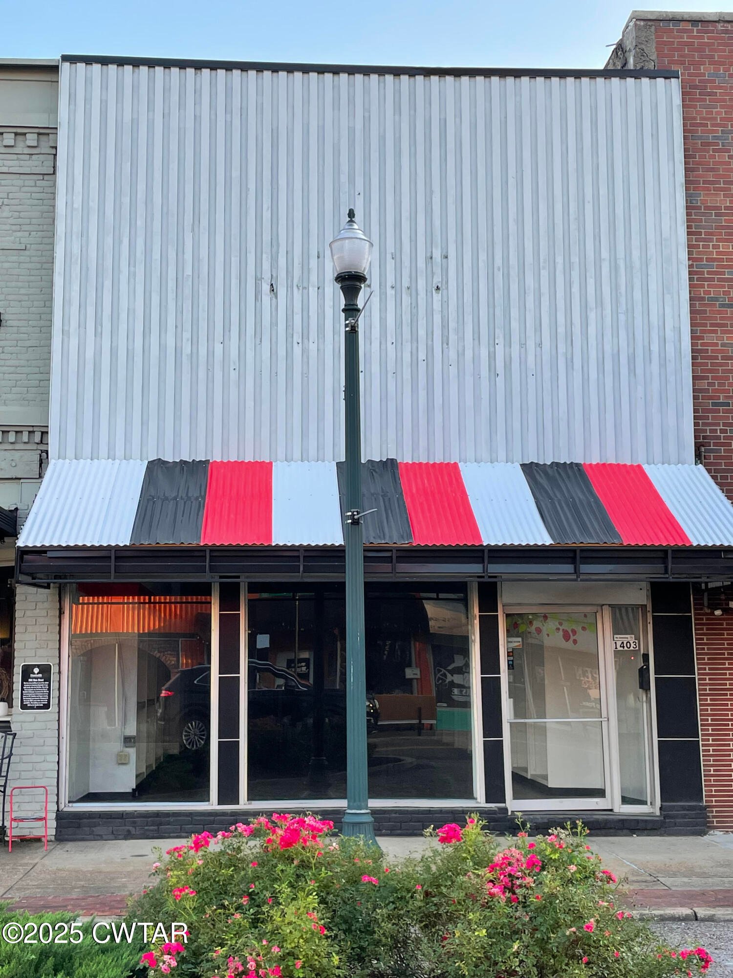 1403 E Main St, Humboldt, TN 38343