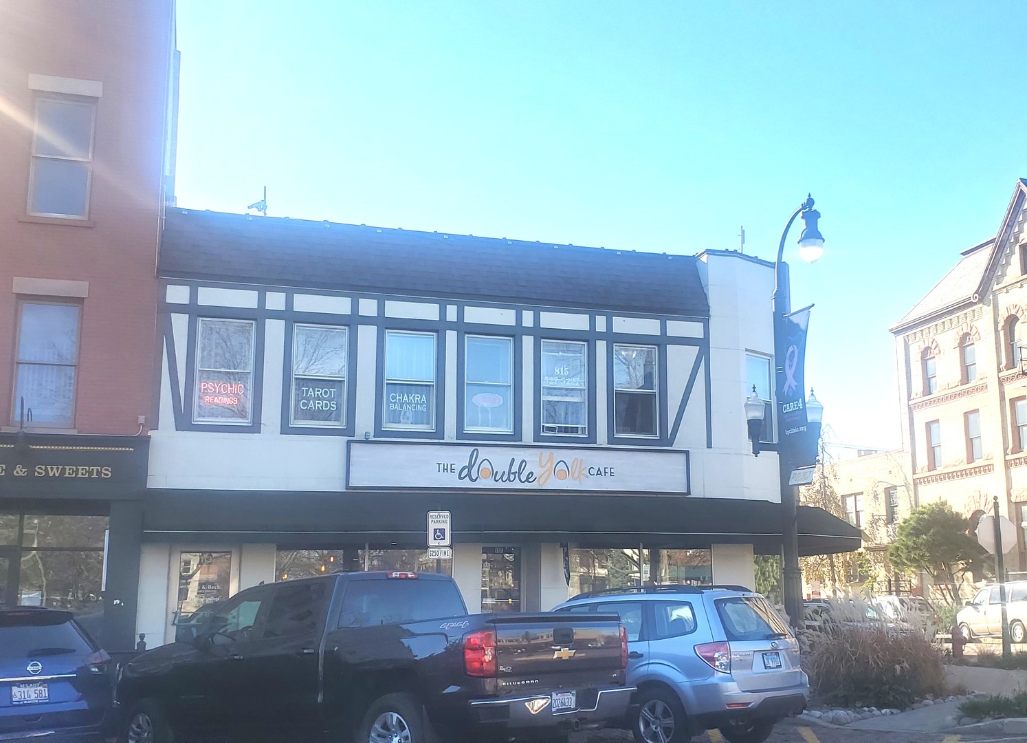 117 E Van Buren St, Woodstock, IL 60098